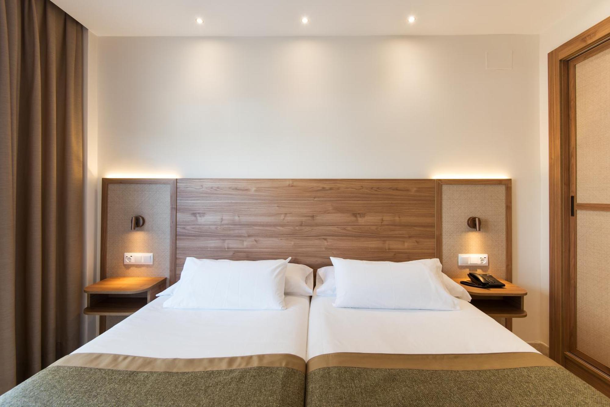Twin Room with Terrace and Side Sea Views