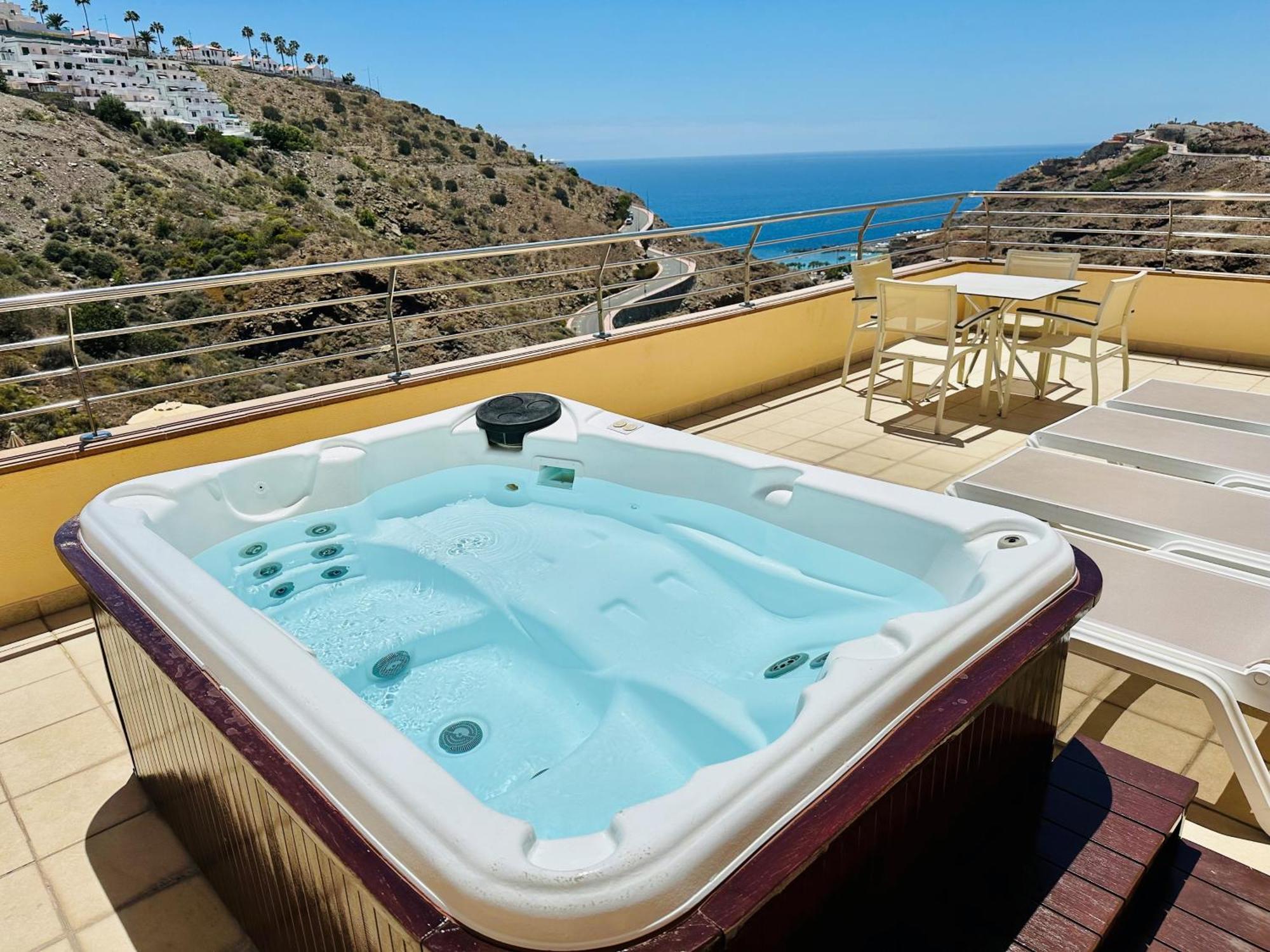 Two Bedroom Apartment Jacuzzi,1679610610:JPEG
