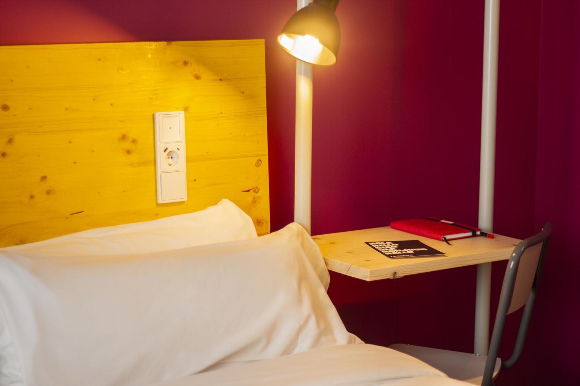 Doppel- oder Zweibettzimmer