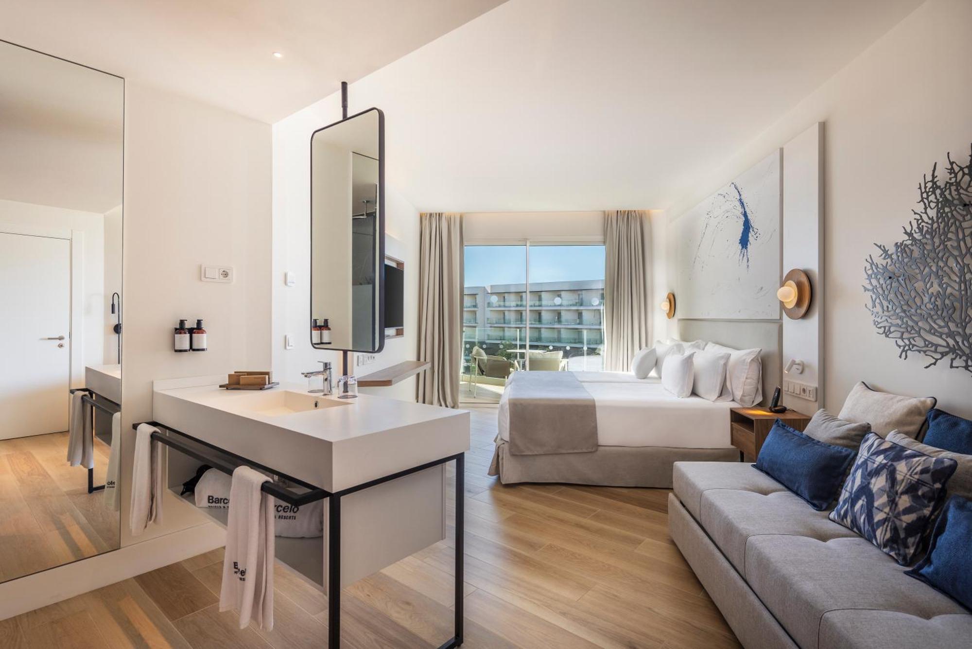 Superior Room Side Sea View