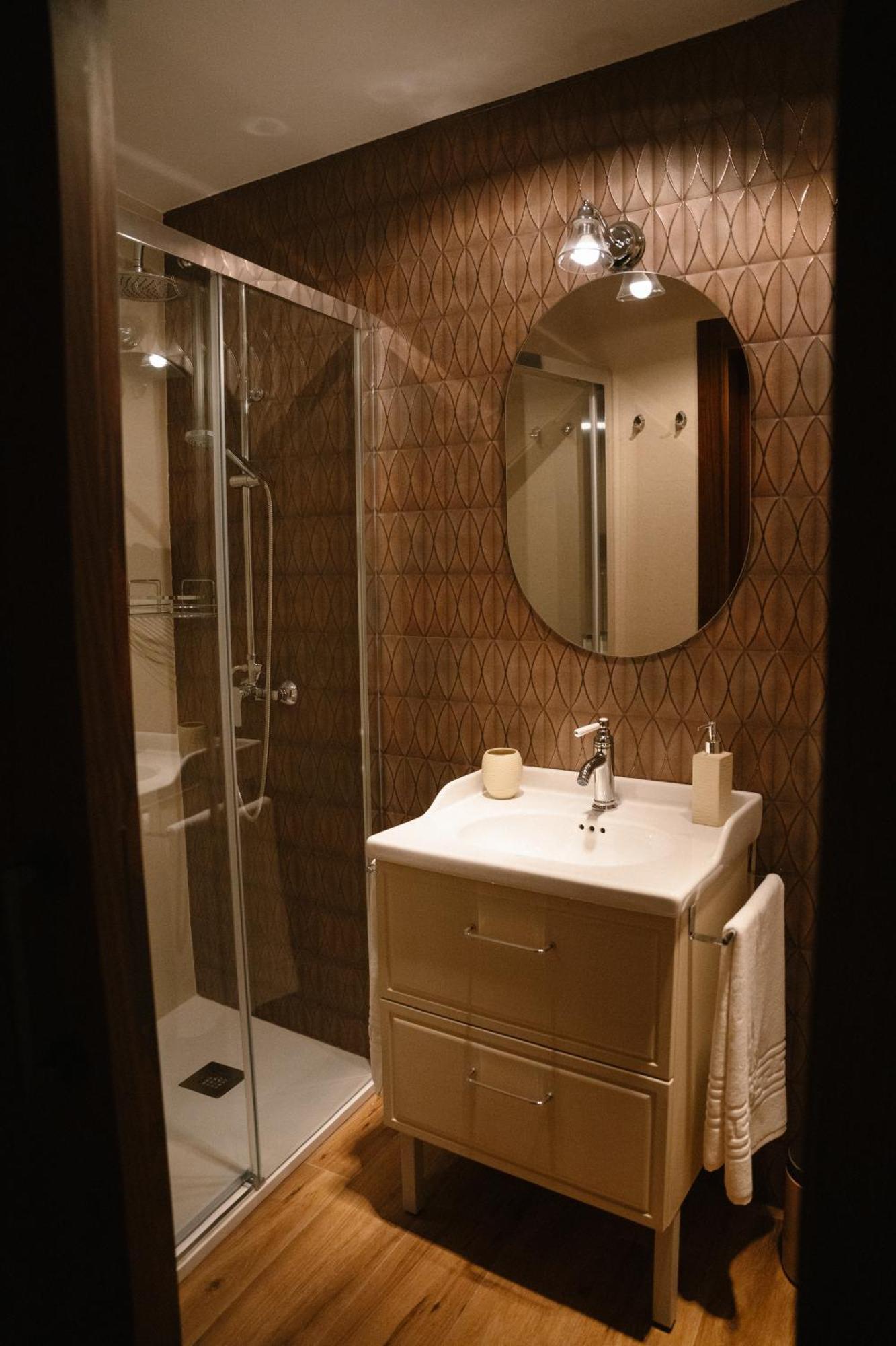 Double Room,1598809219:JPEG