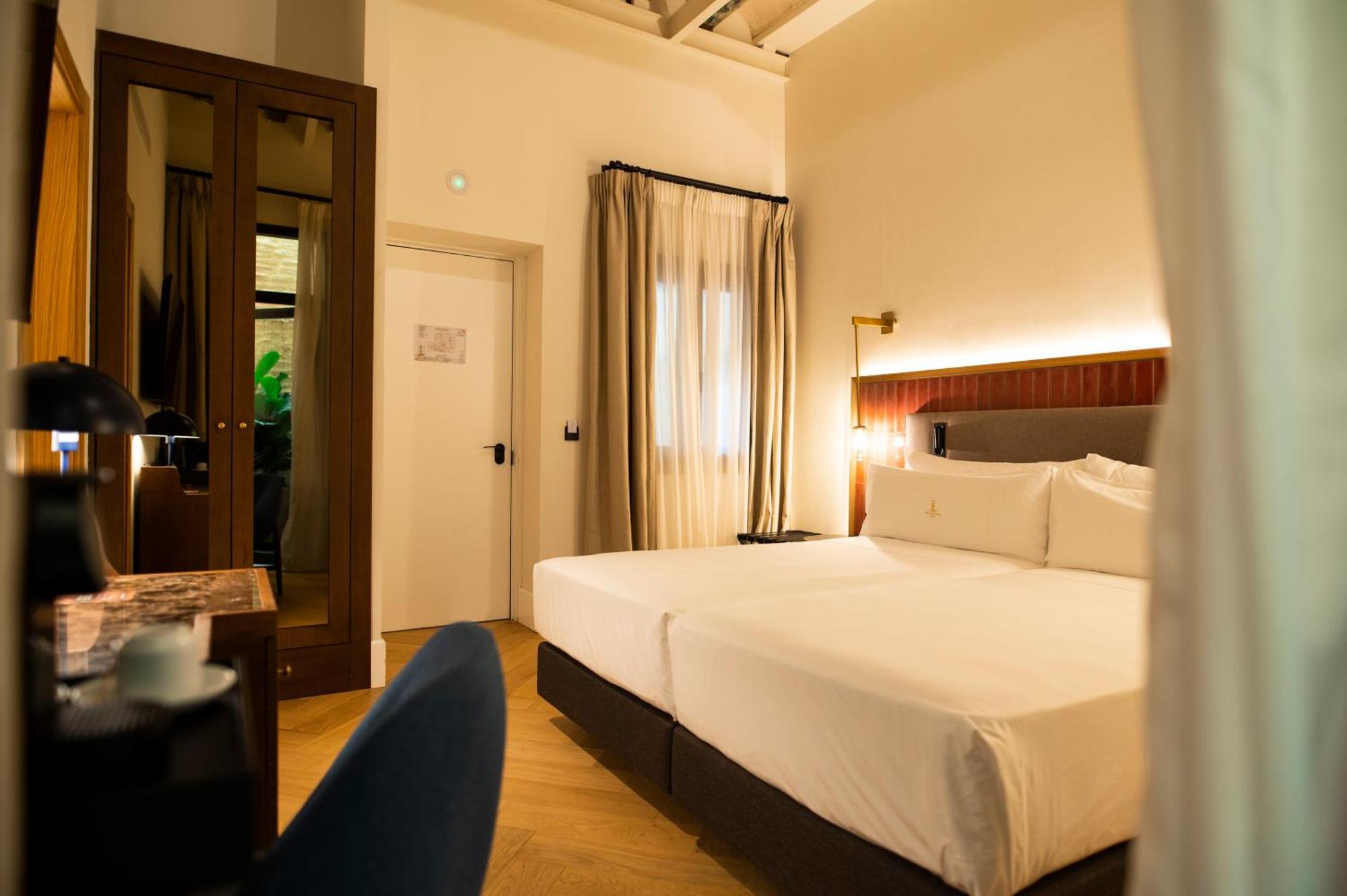 Pokoj orientovaný do dvora hotelu