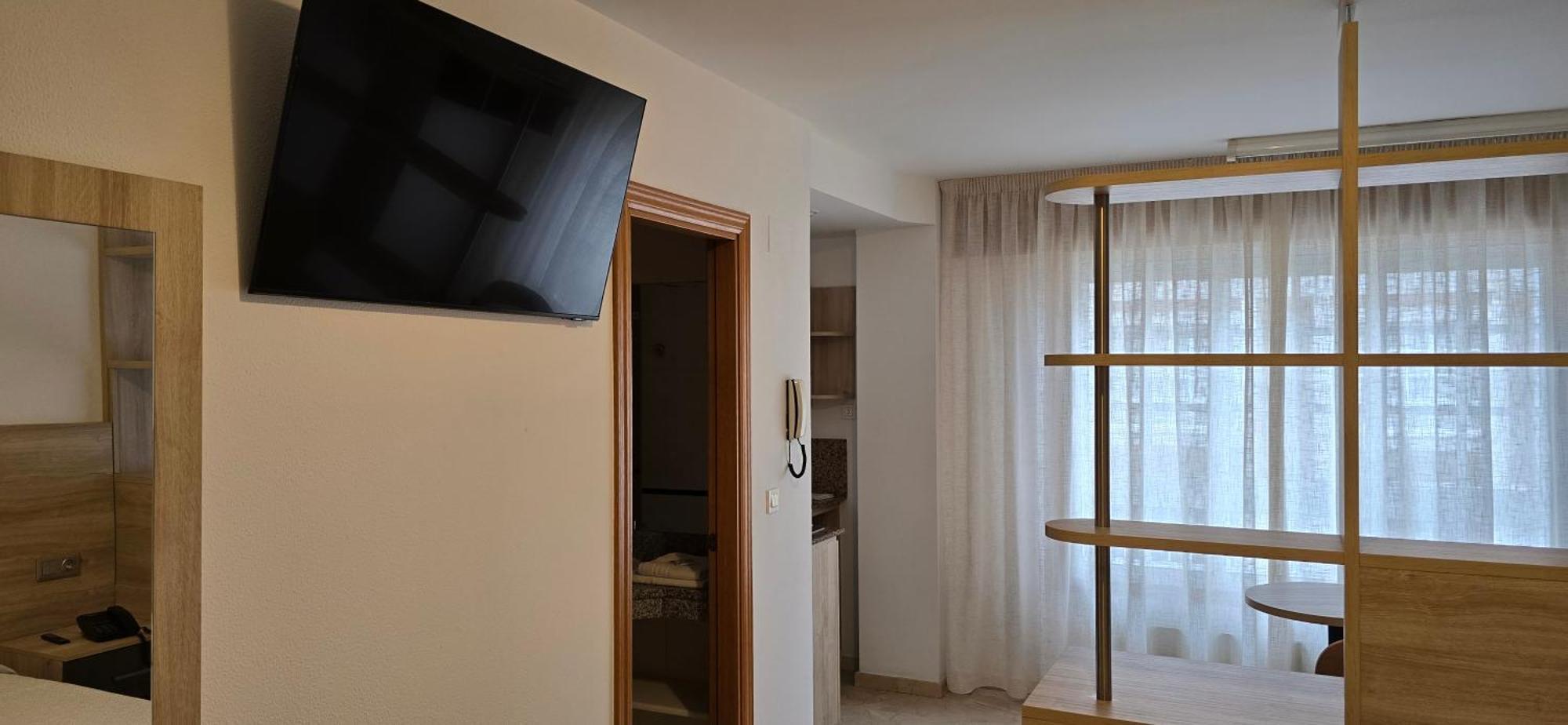 Estudio con 1 cama grande