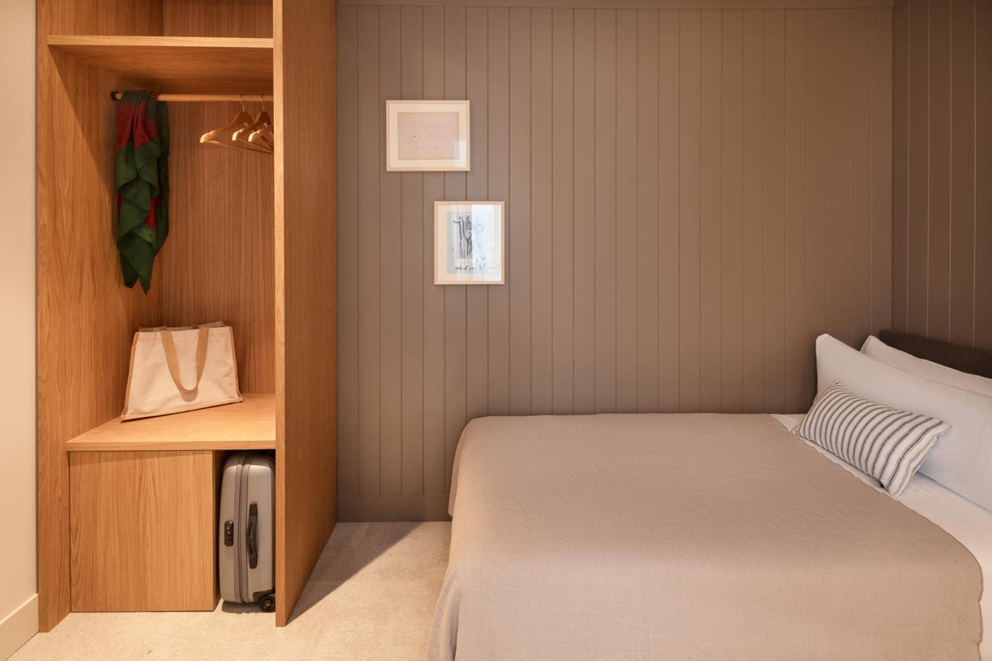 Tiny Single Room,1609308386:JPEG
