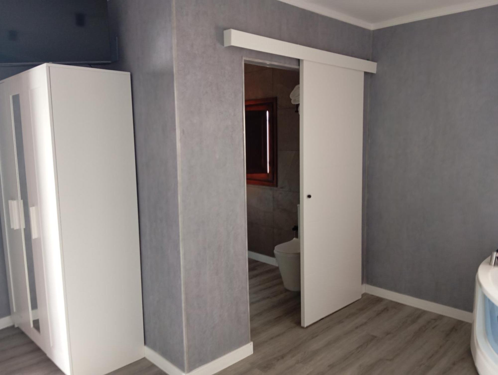 Chambre Lit Queen-Size avec Baignoire Spa