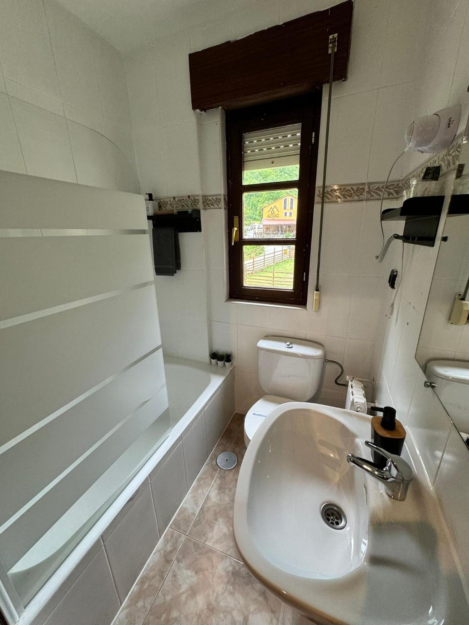 Habitación Individual con baño privado externo