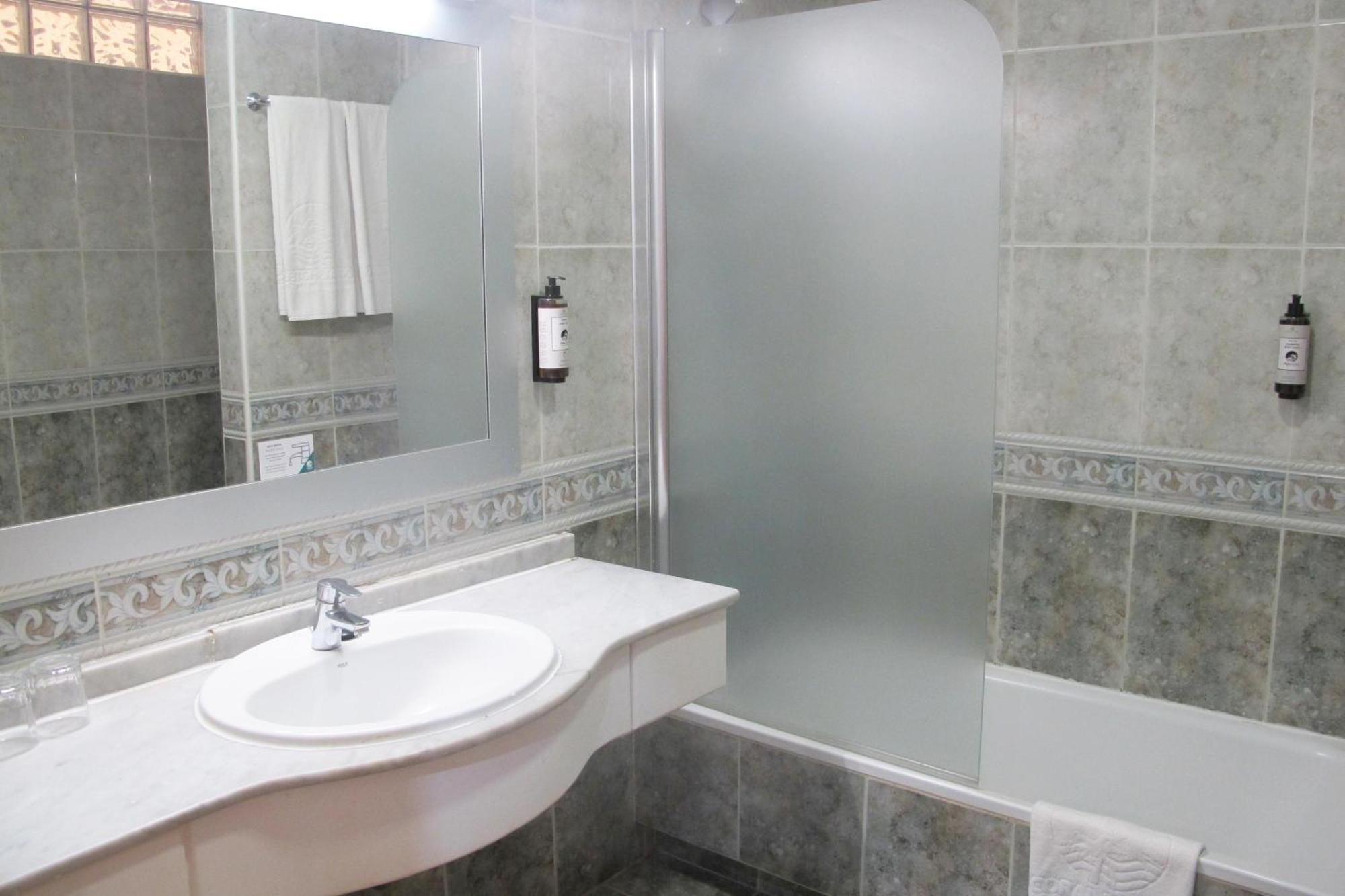 One-Bedroom Apartment with Private Garden (3 Adults + 1 Child)