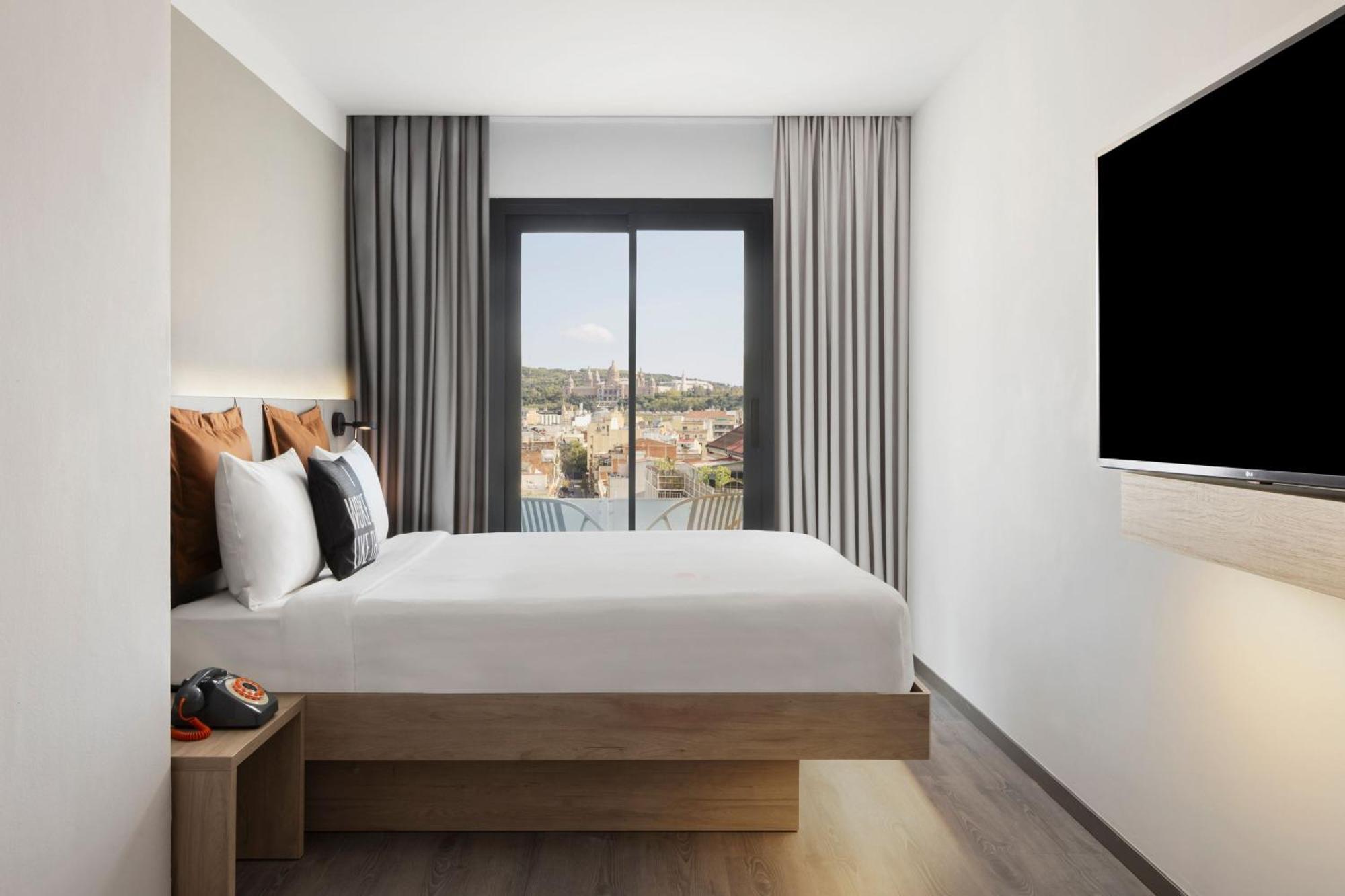 Moxy Queen Room City View,1690934227:JPEG