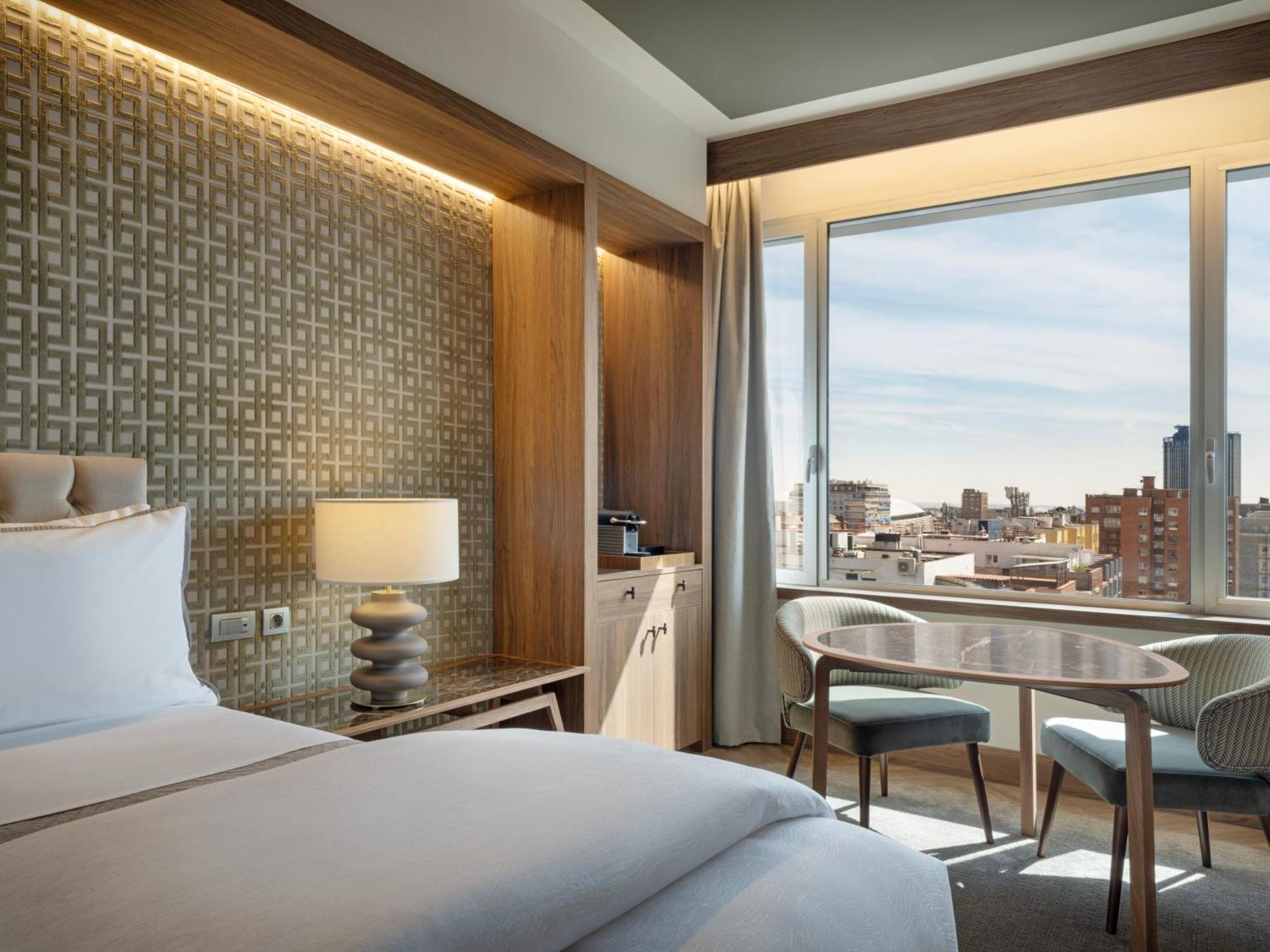 Premium Deluxe King Room - High Floor,1619755289:JPEG