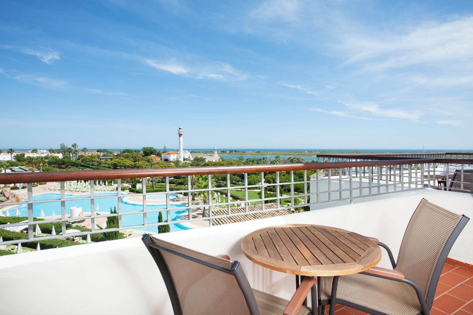 Double or Twin Room Front Sea View