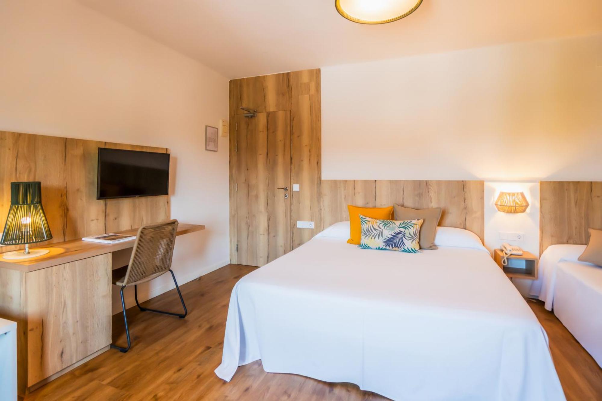 Double or Twin Room Extra Bed