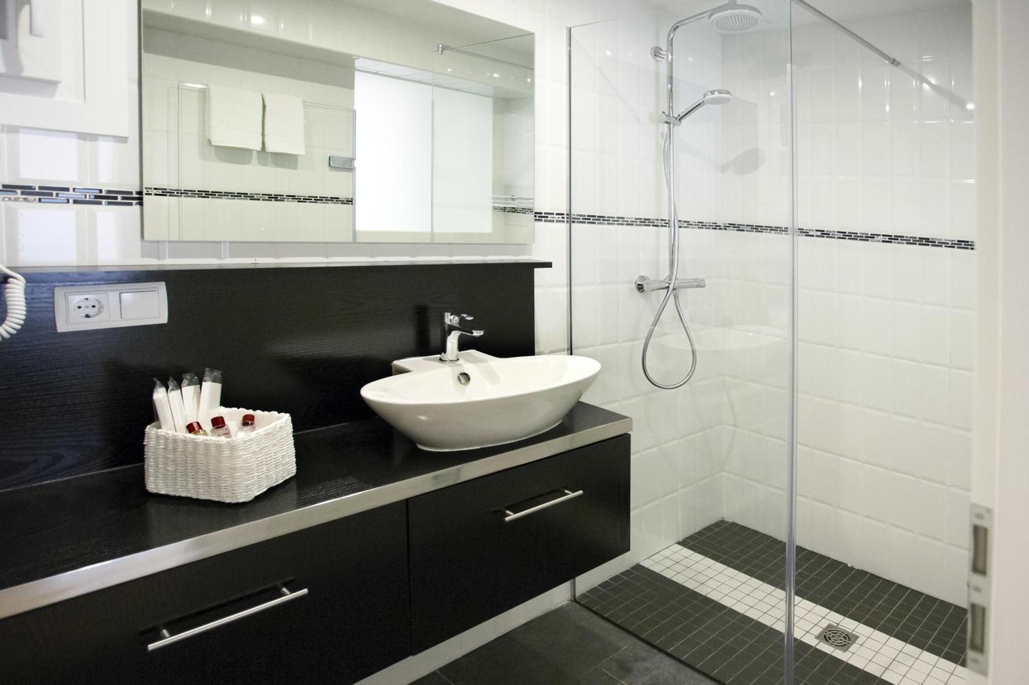 Deluxe Suite,162334488:JPEG