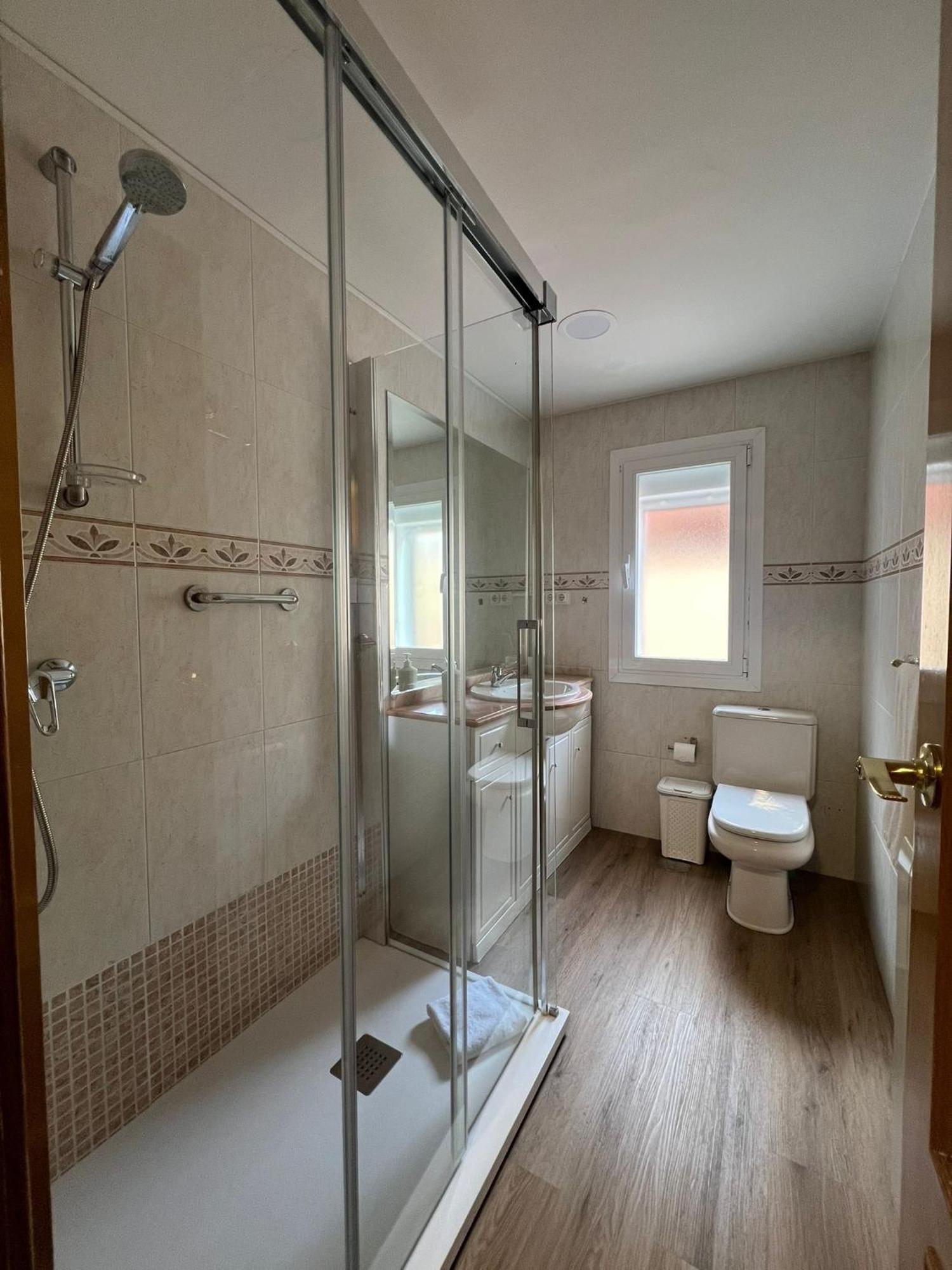 Basic Triple Room with Shared Bathroom,1624821590:JPEG