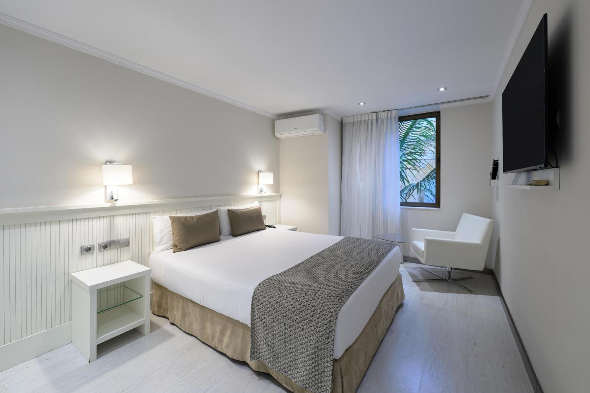 Family Room,1629888364:JPEG