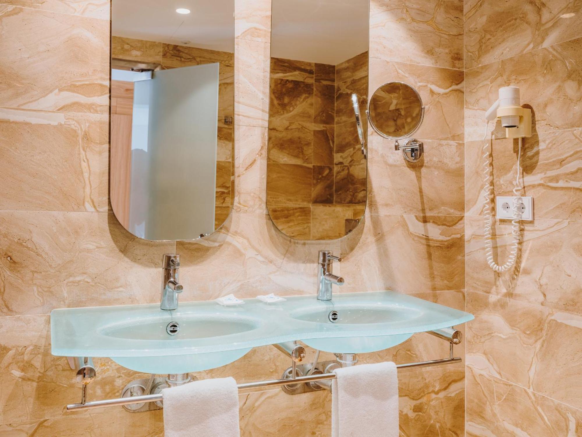 Suite mit Whirlpool-Badewanne