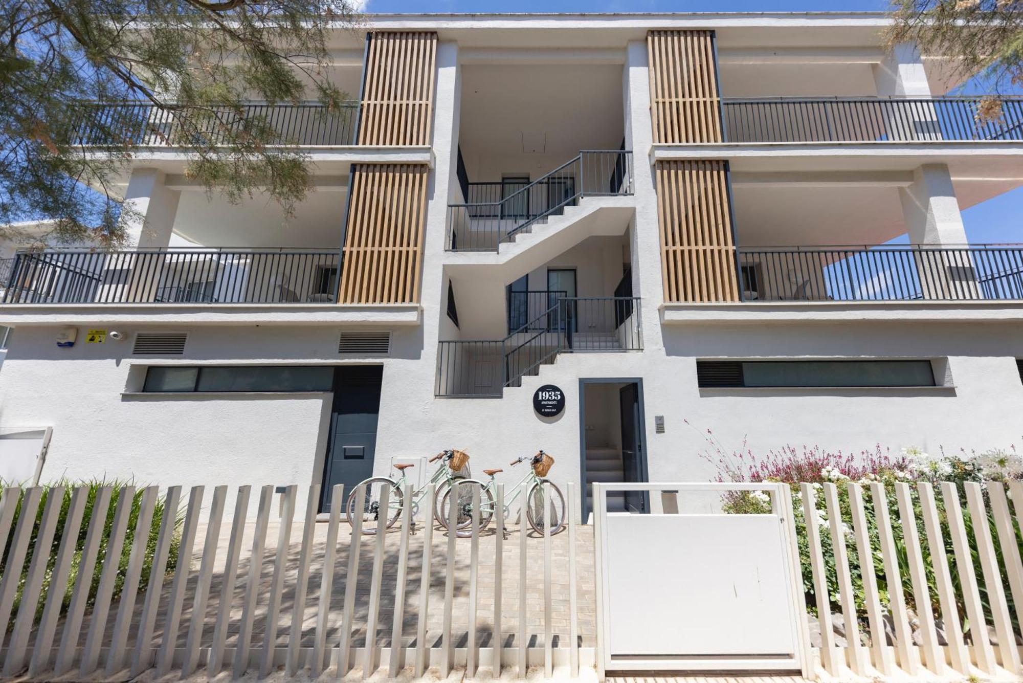 One-Bedroom Apartment Terrace