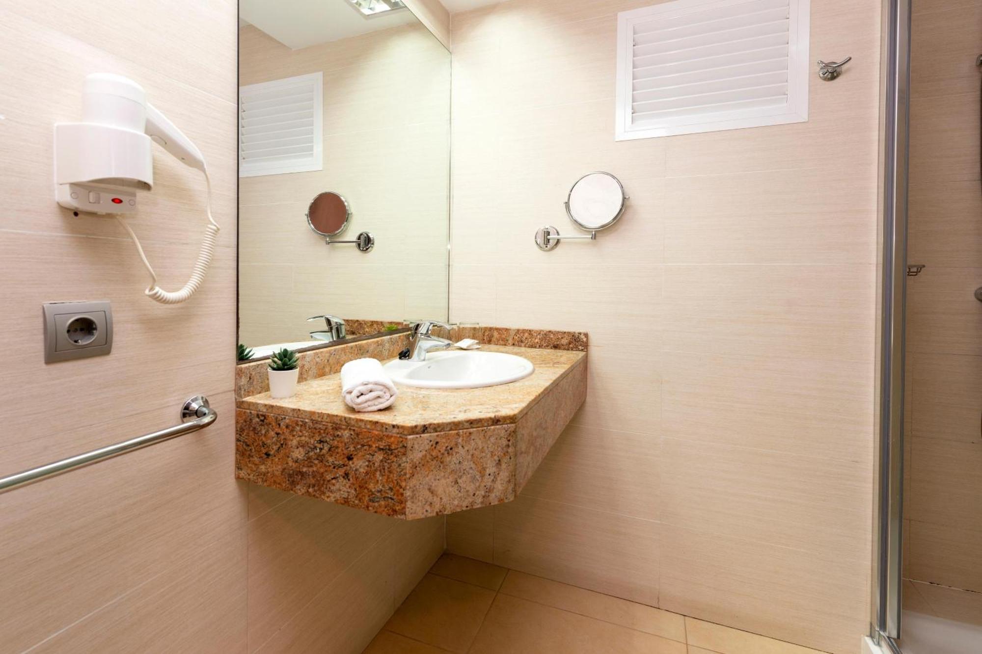 Deluxe Twin Room,1634404735:JPEG