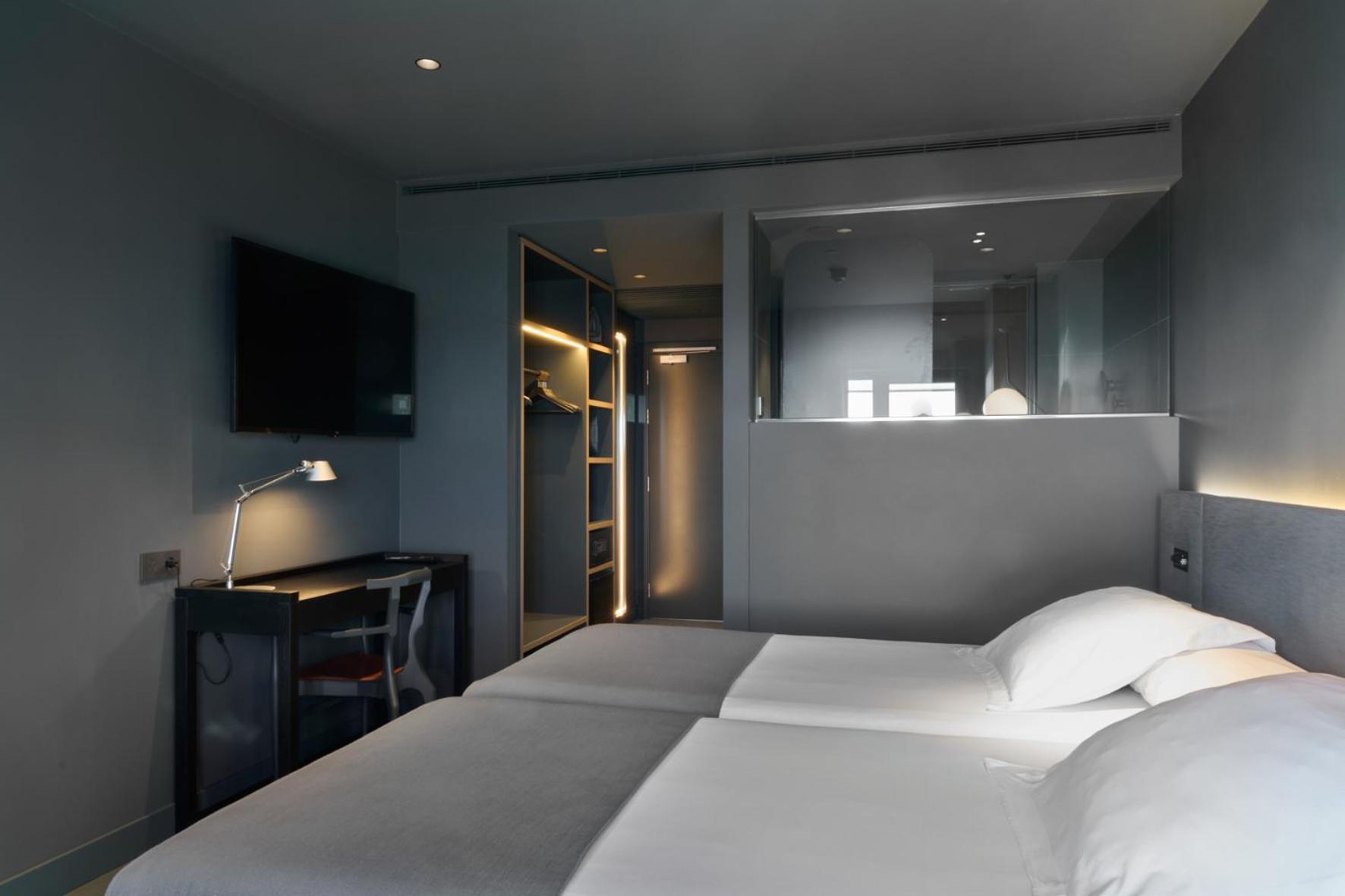 Double or Twin Room Sea View