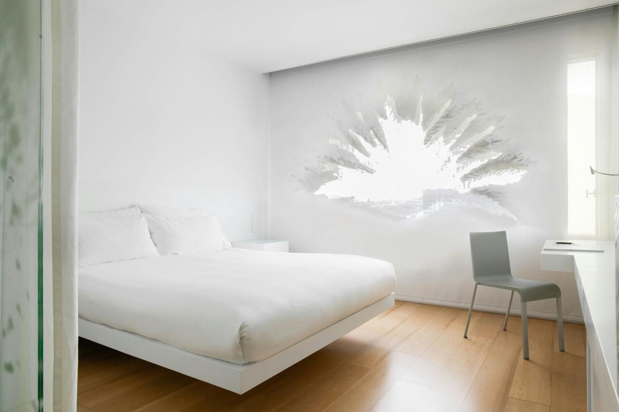 Deluxe King Room City View