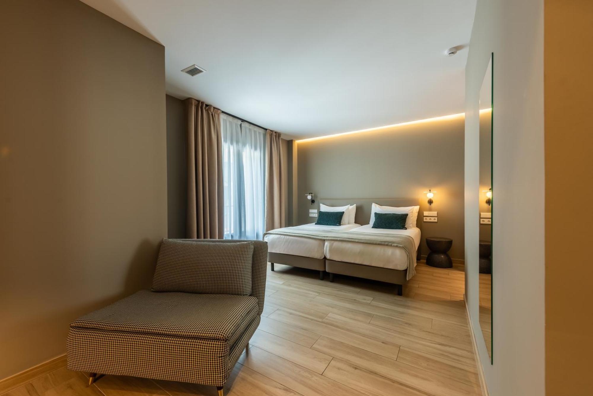 Superior Room,1645751846:JPEG