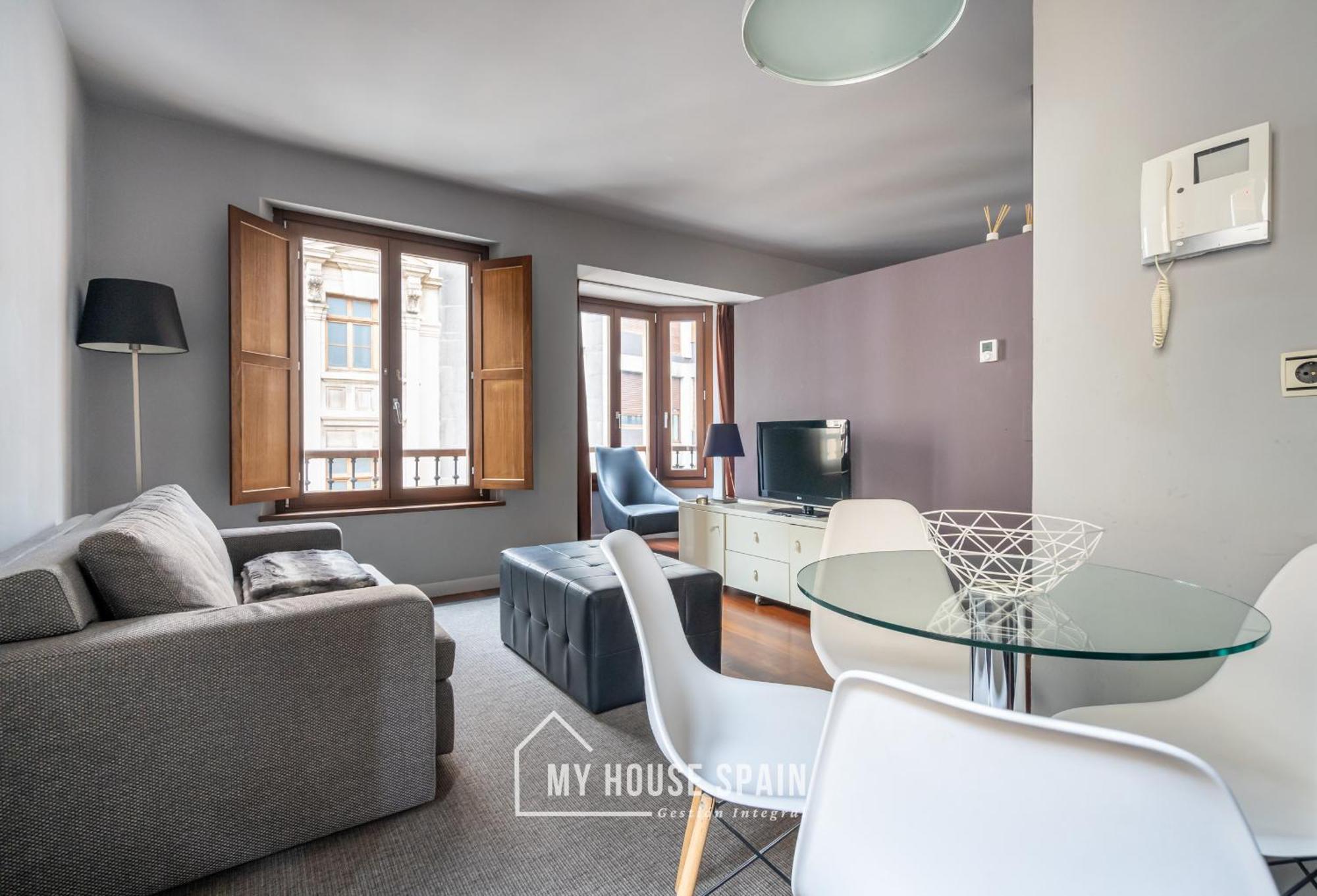 One-Bedroom Apartment,1650018056:JPEG