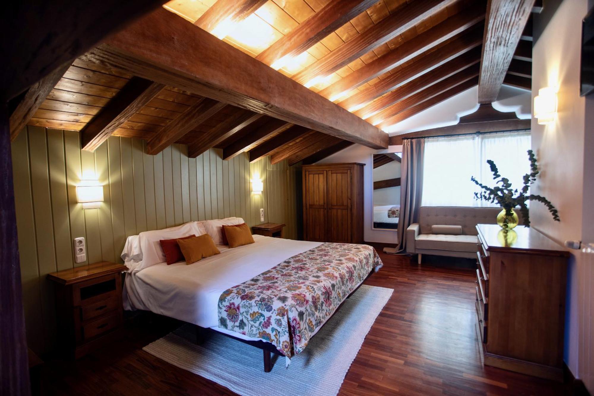 Deluxe Double Room Mountain View
