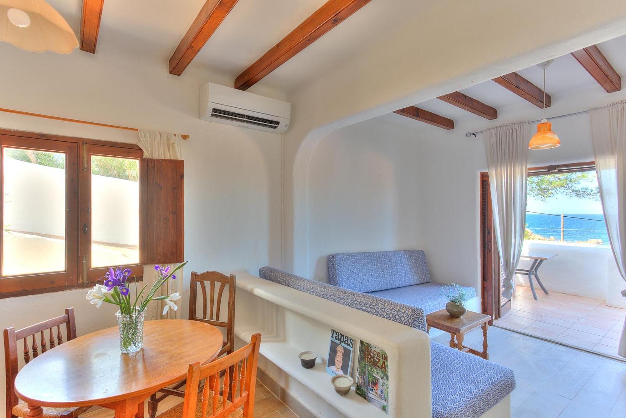 One-Bedroom Apartment Sea View