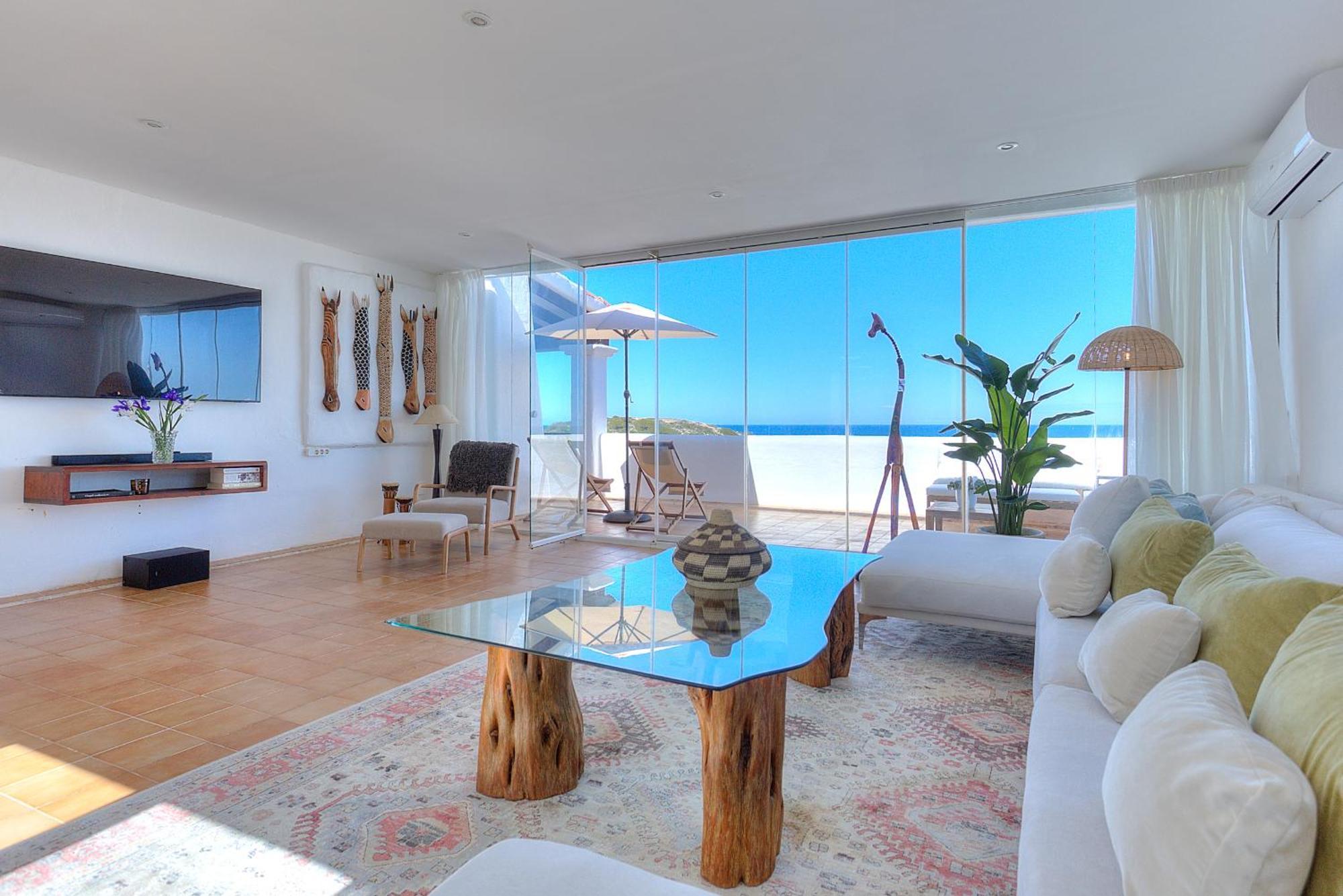 Three-Bedroom Apartment Sea View