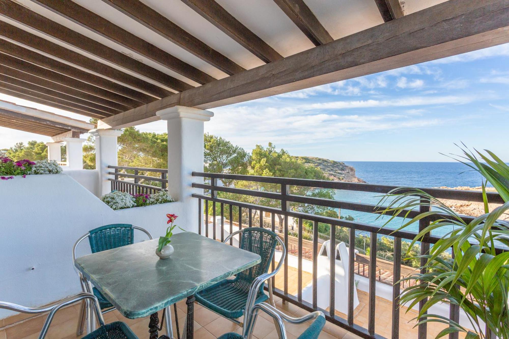 Two-Bedroom Apartment Sea View