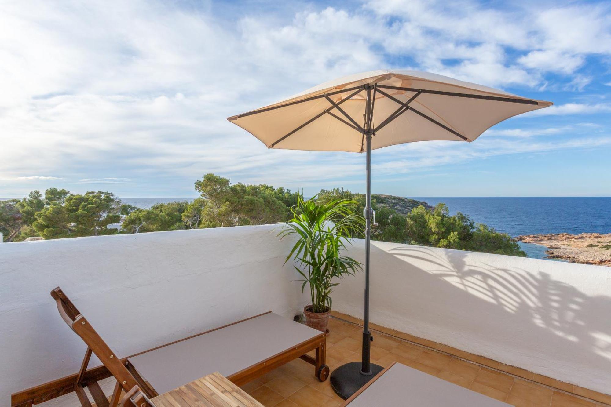 Three-Bedroom Apartment Sea View