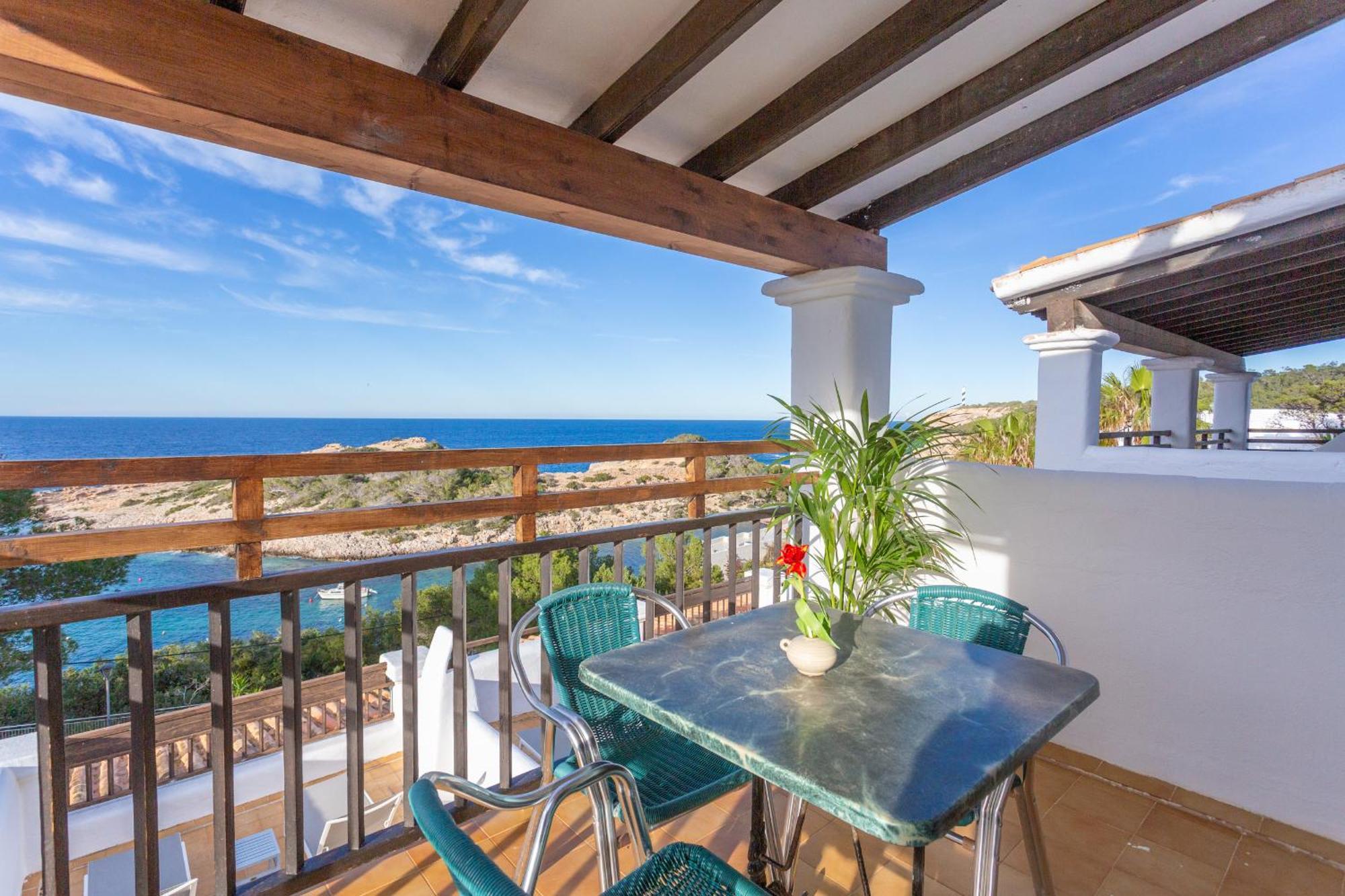 Two-Bedroom Apartment Sea View