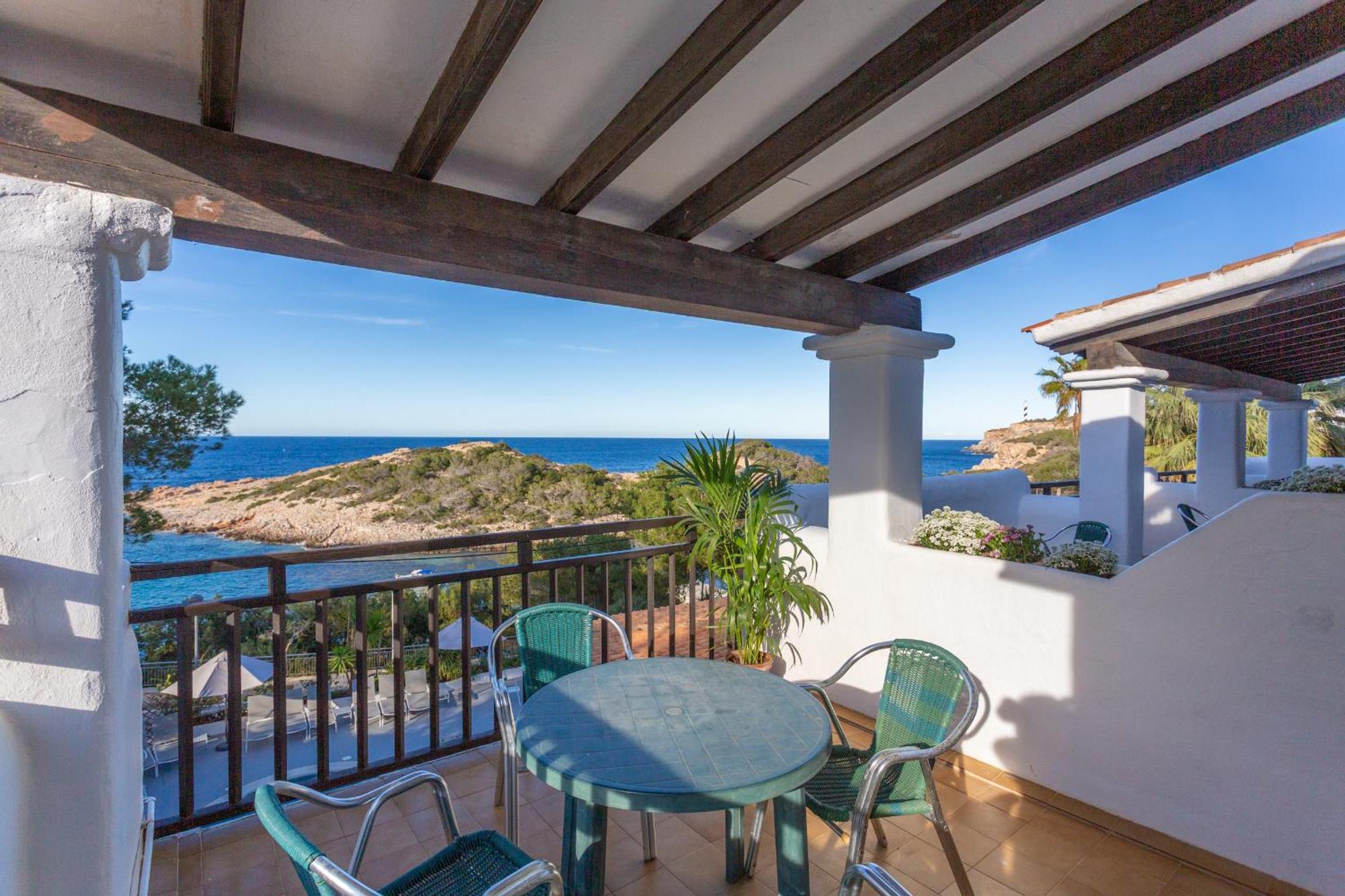 Two-Bedroom Apartment Sea View