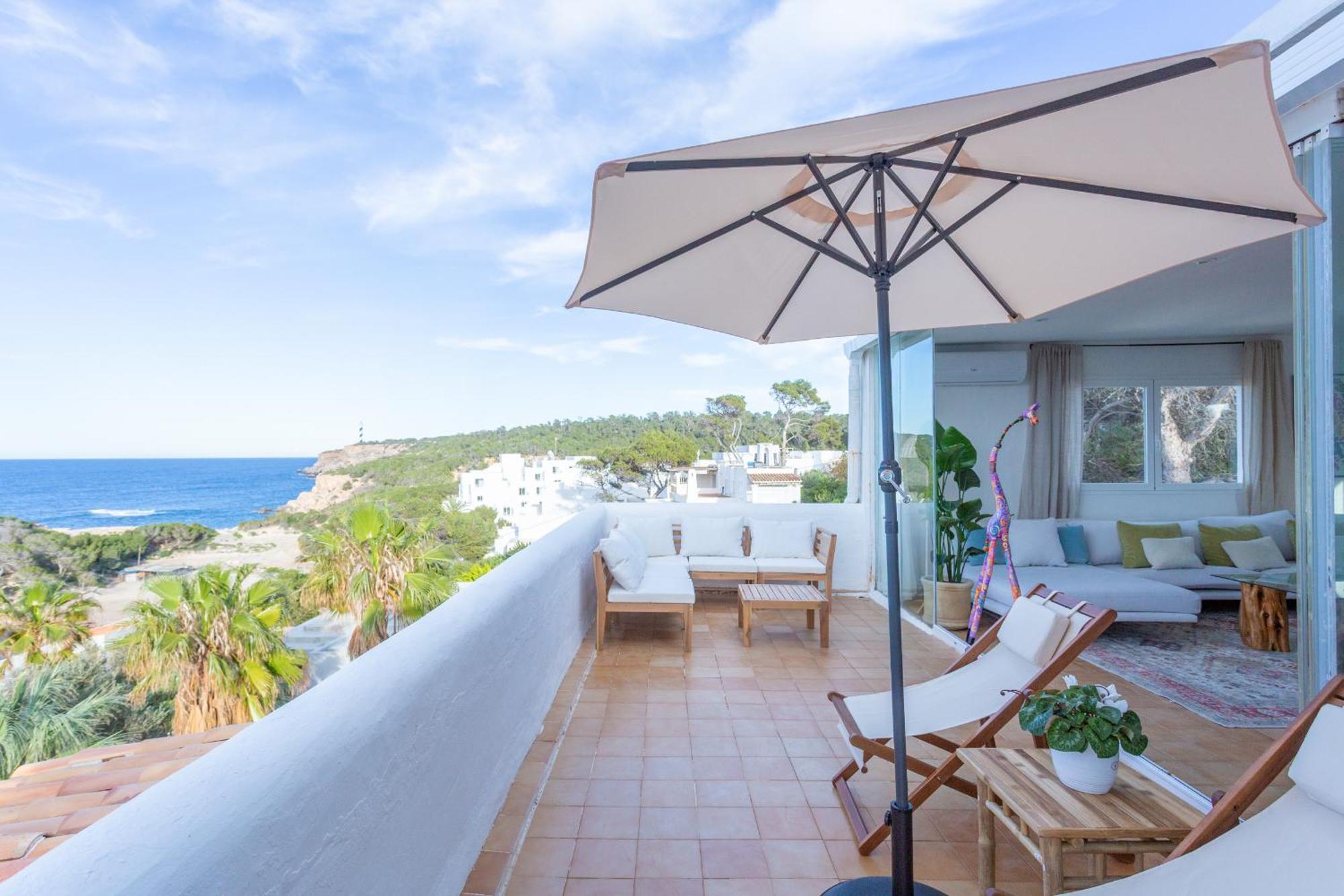 Three-Bedroom Apartment Sea View