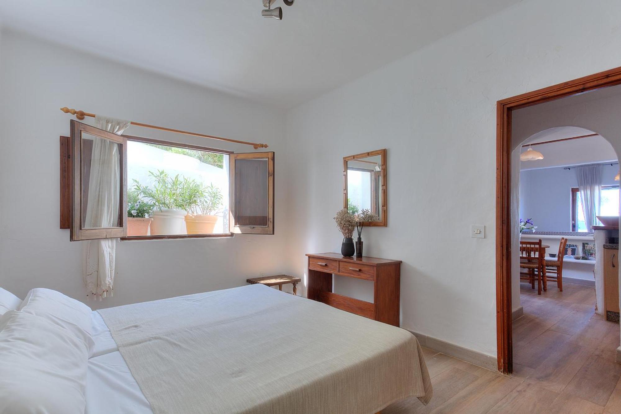 One-Bedroom Apartment Sea View
