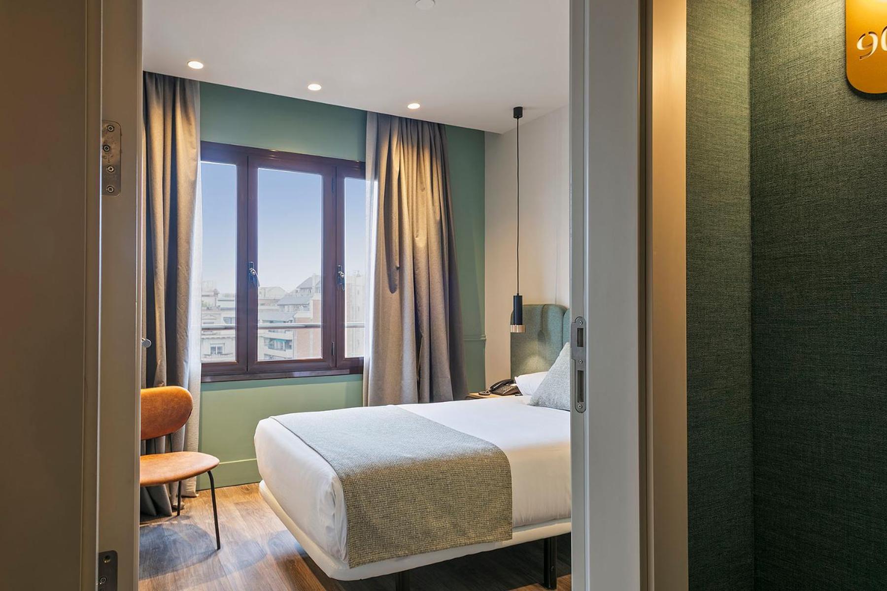 Large Single Room