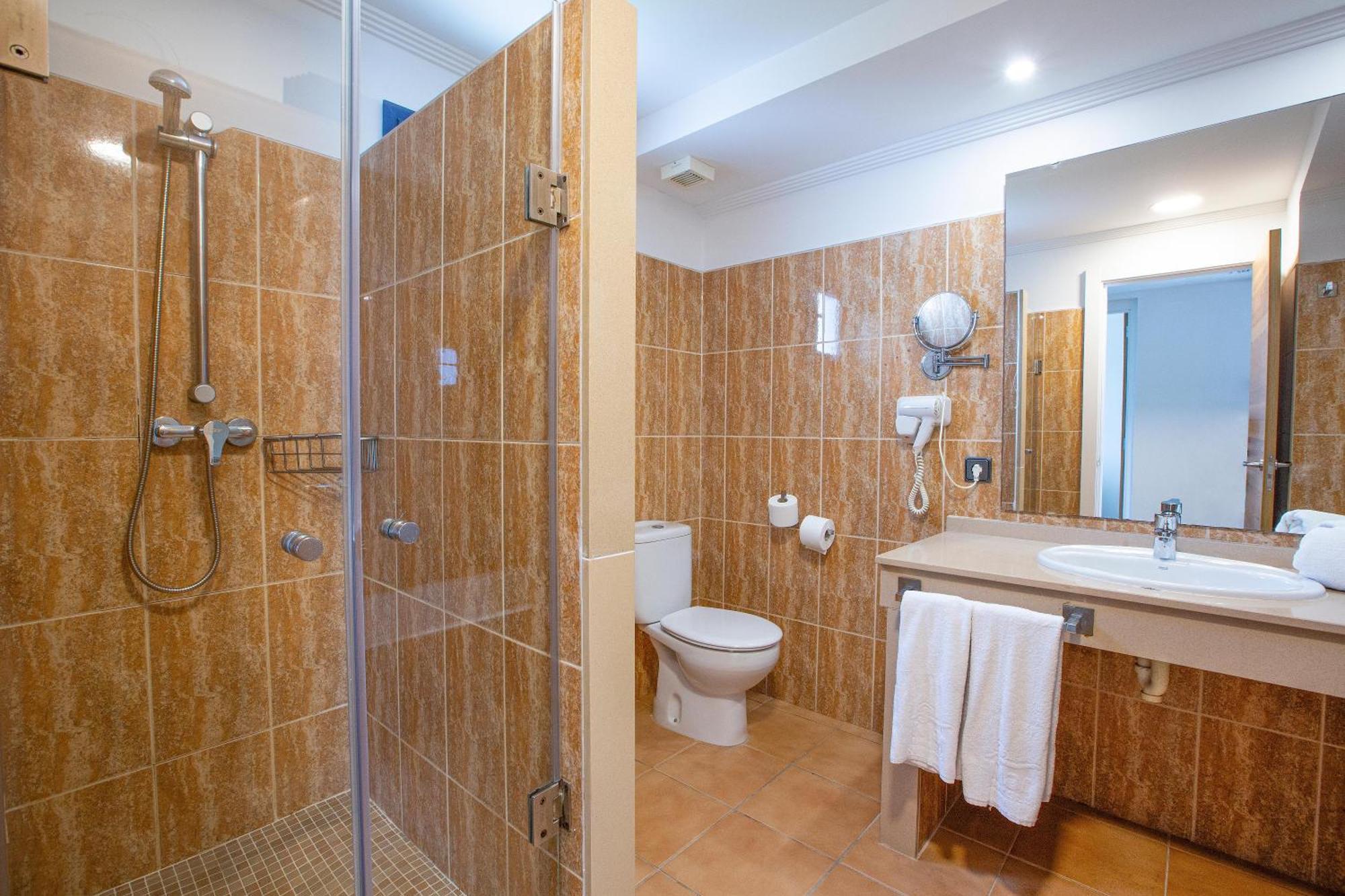 Apartamento con vistas a la piscina
