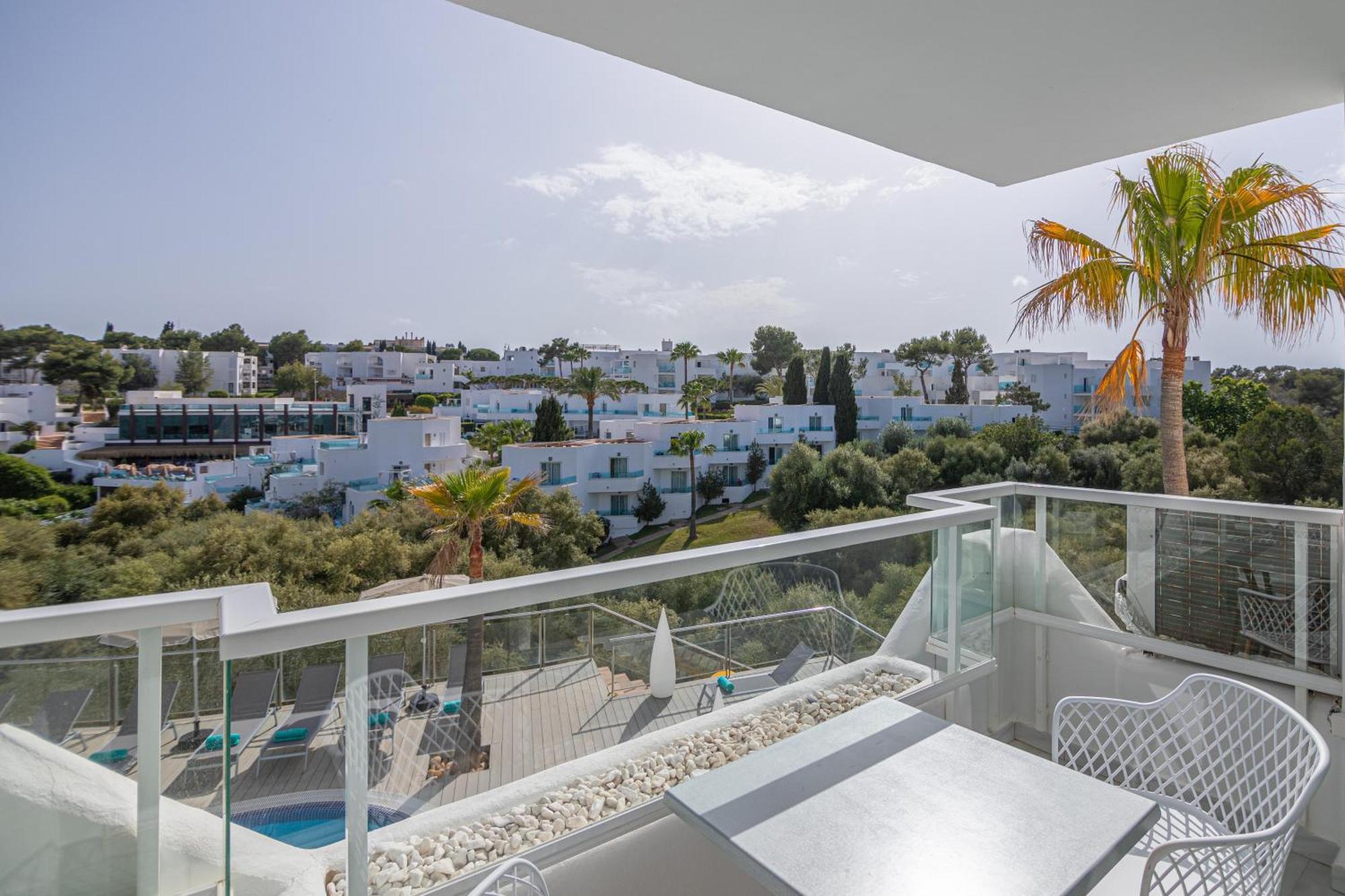 Superior Apartment Pool View