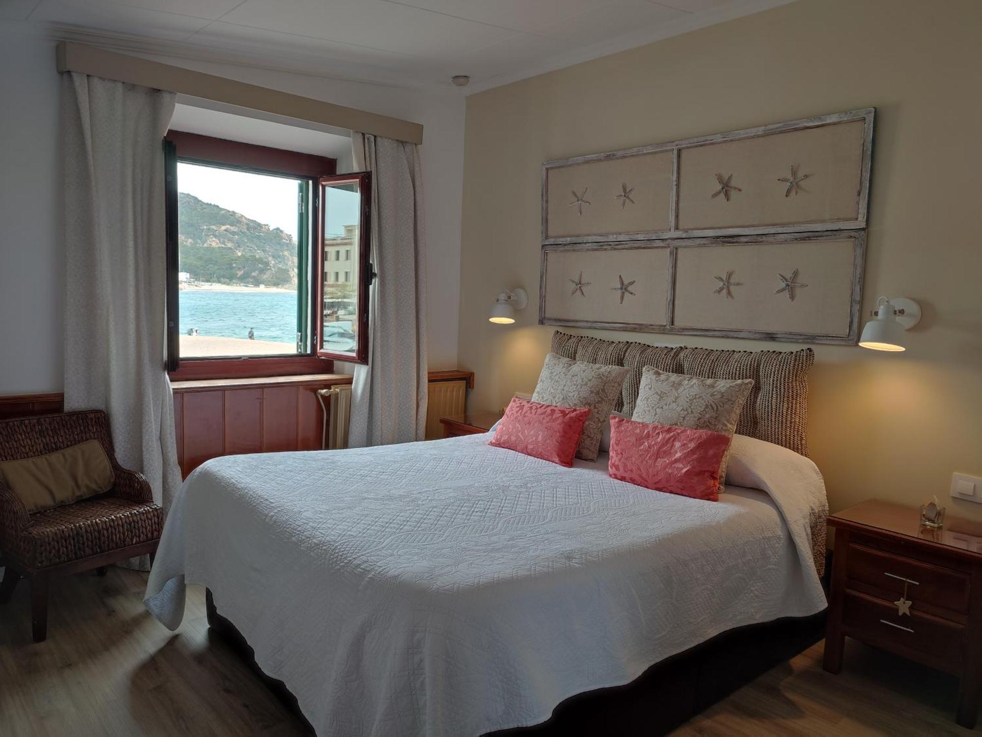 Double or Twin Room Sea View