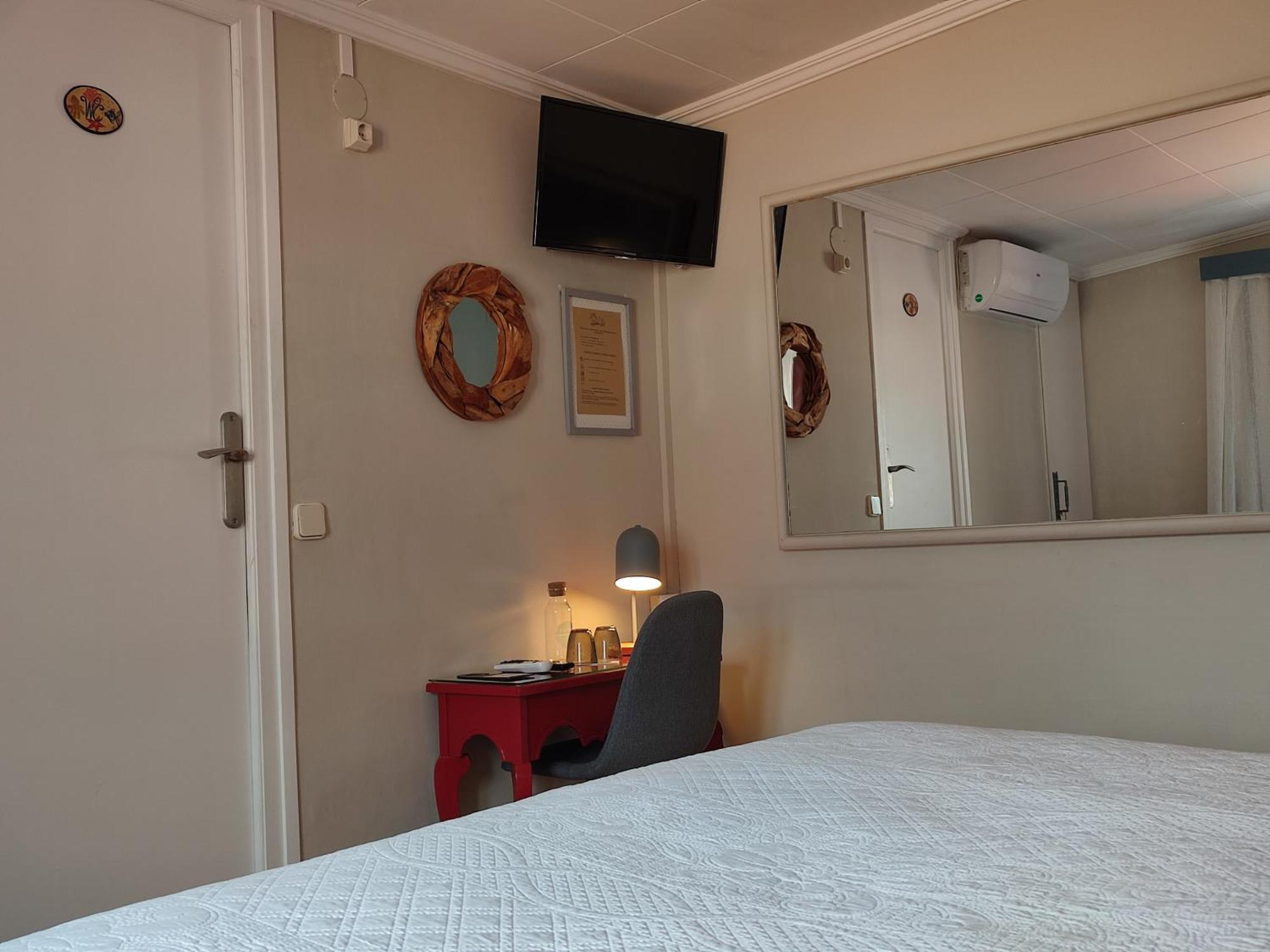 Double or Twin Room Sea View