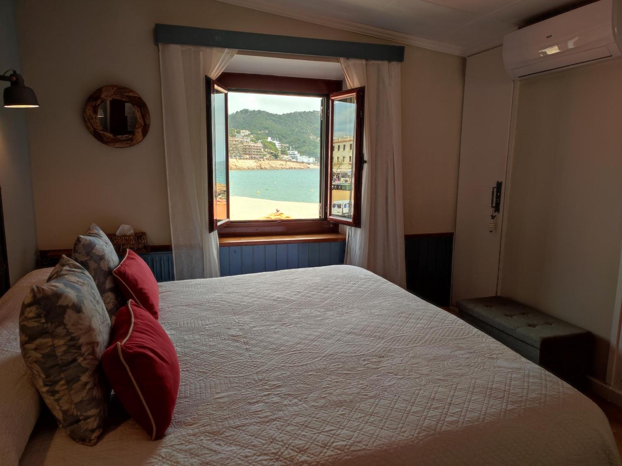 Double or Twin Room Sea View