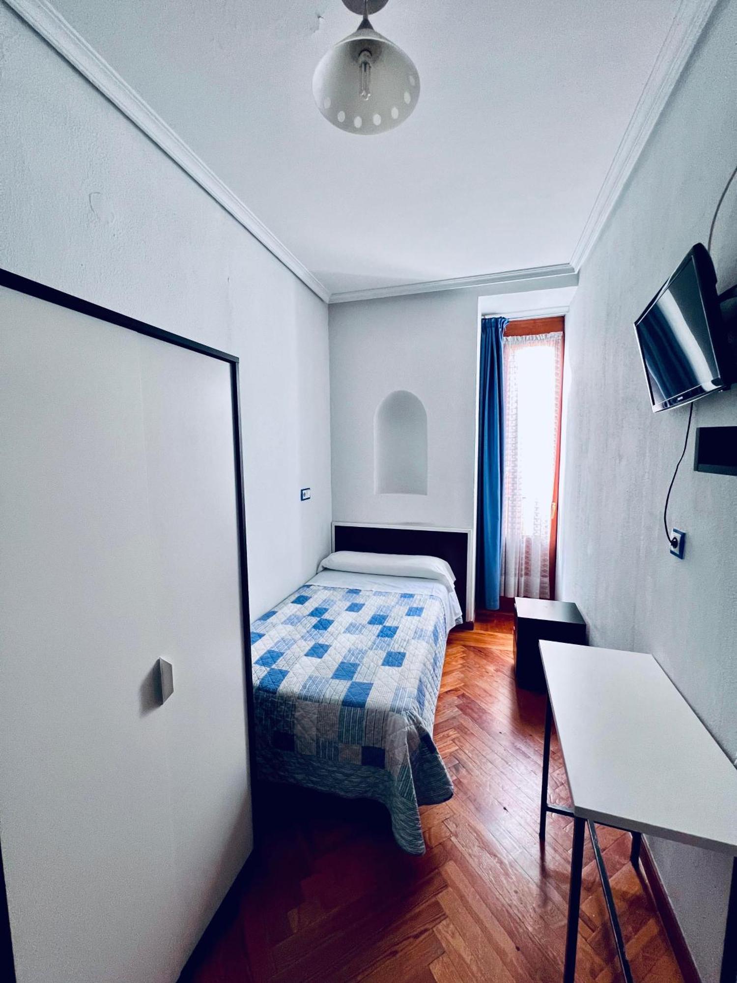 Single Room,1660454137:JPEG