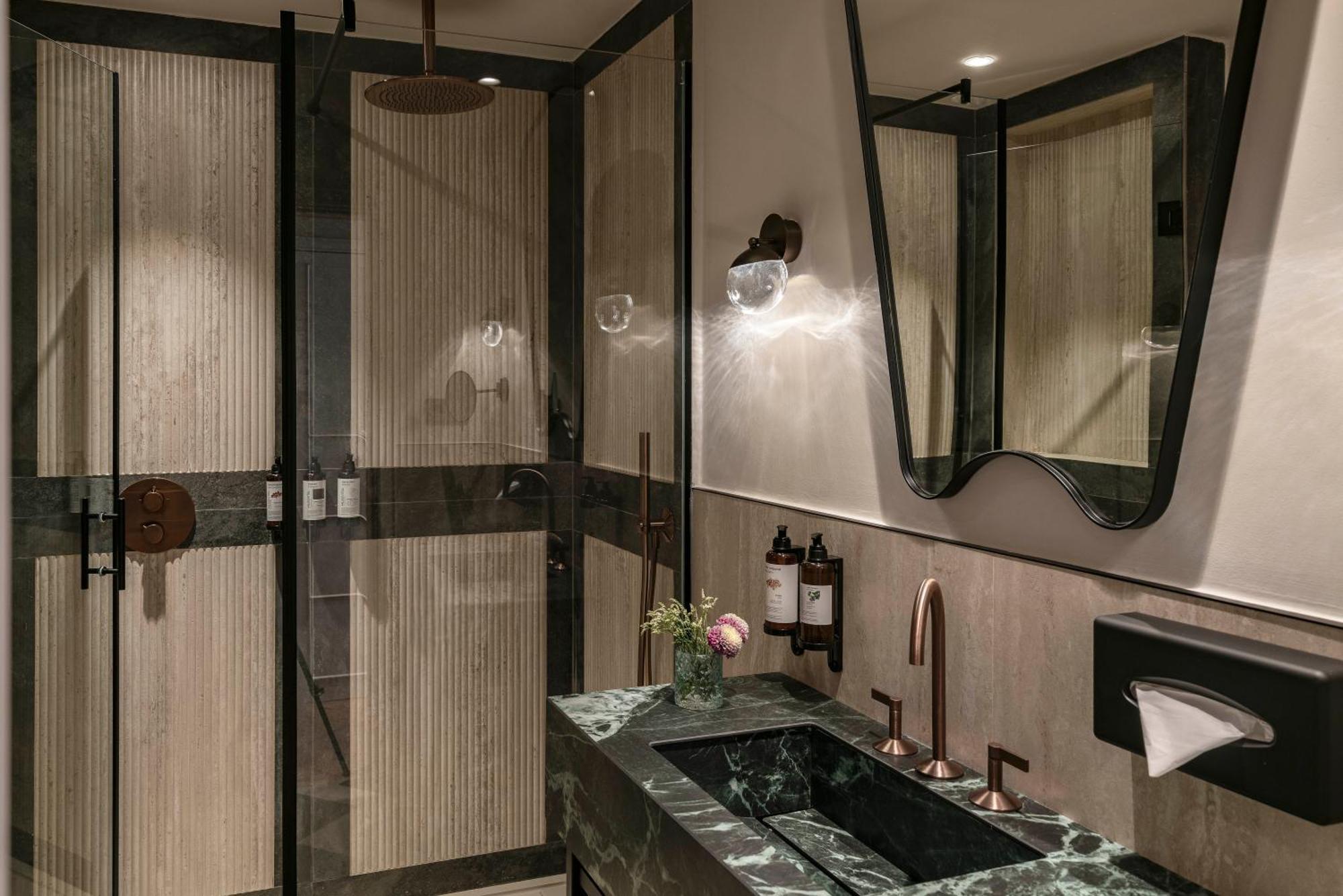 Deluxe connecting Room