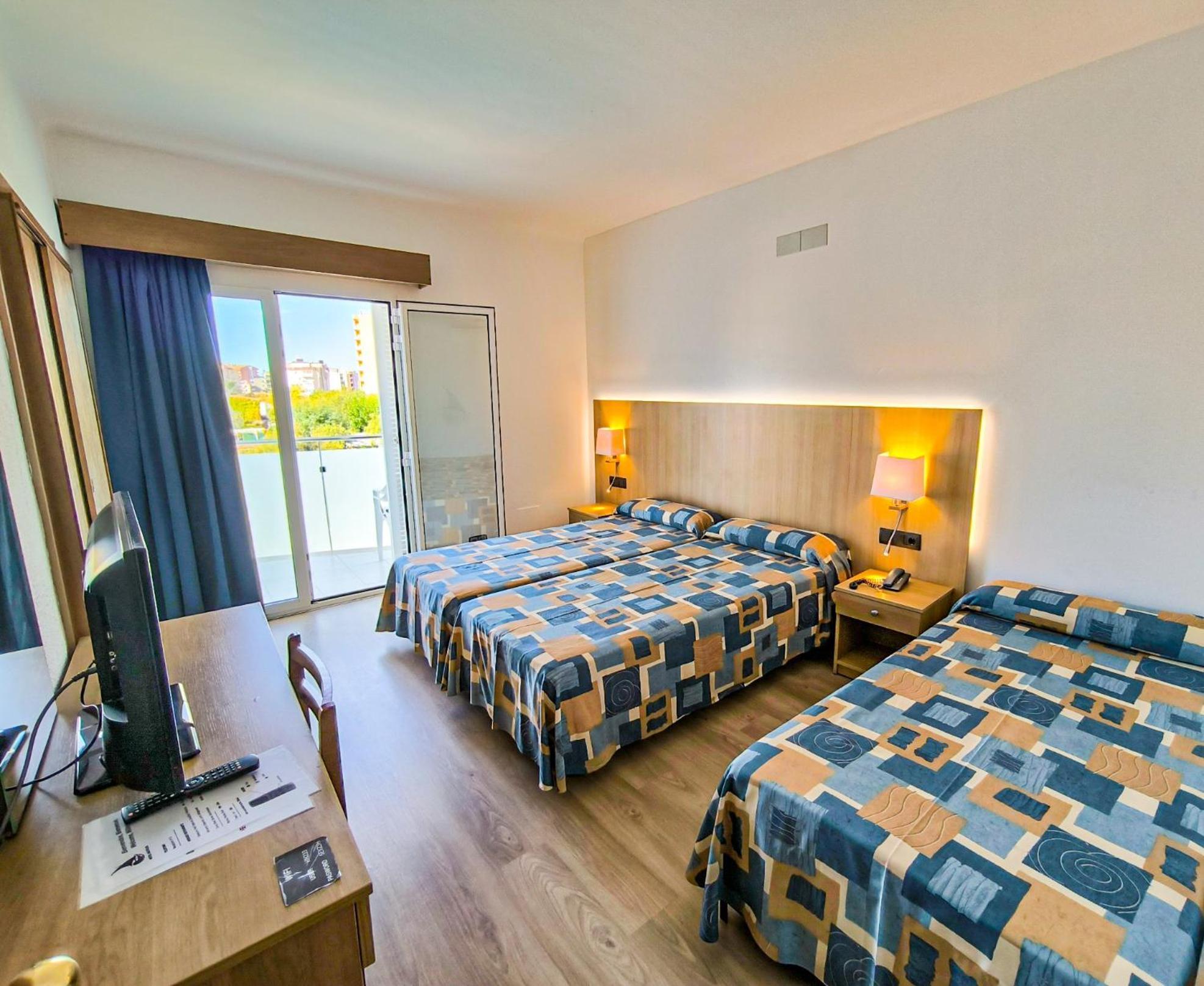 Triple Room
