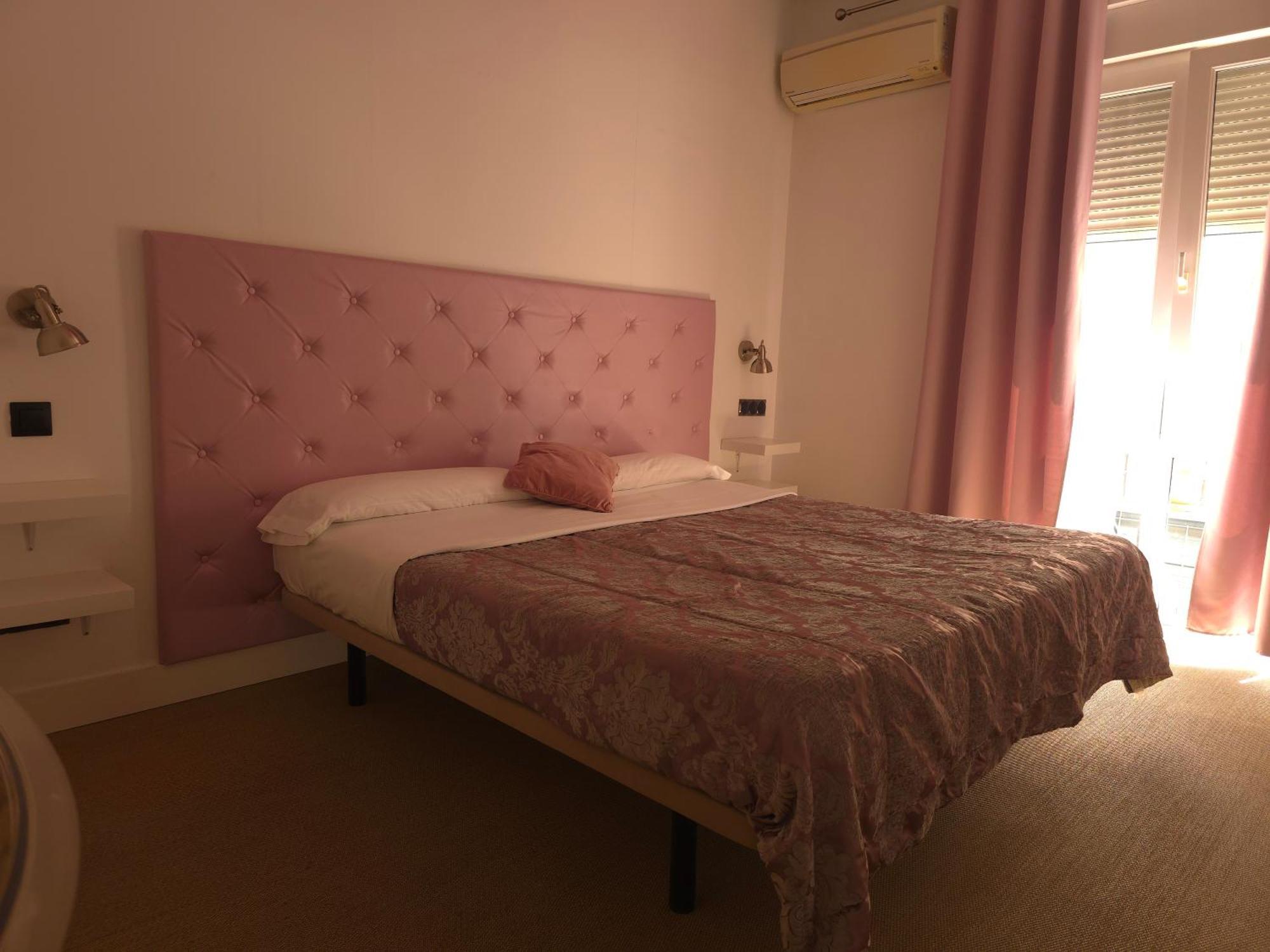 Large Double or Twin Room