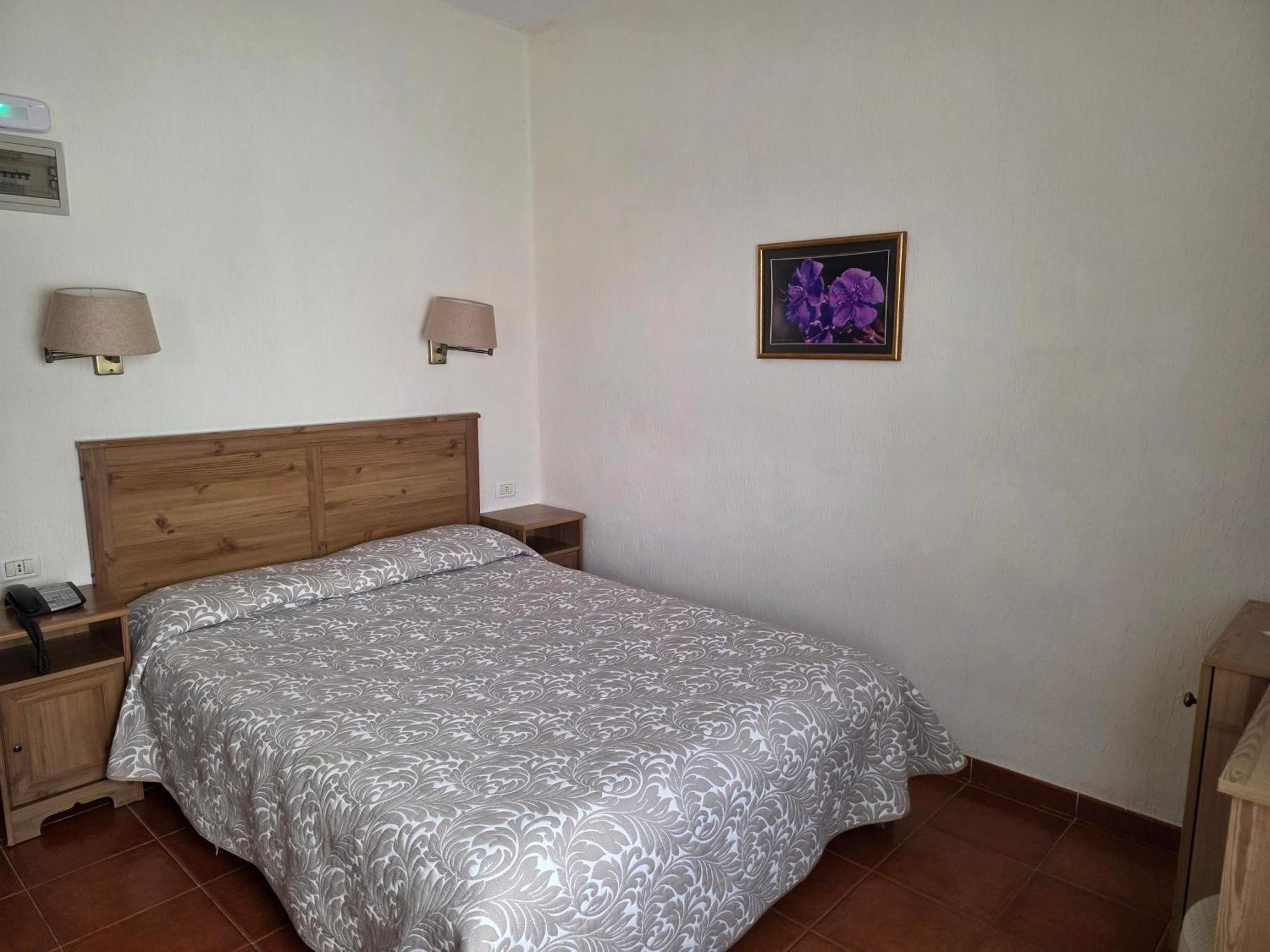 Double or Twin Room,691656825:JPEG