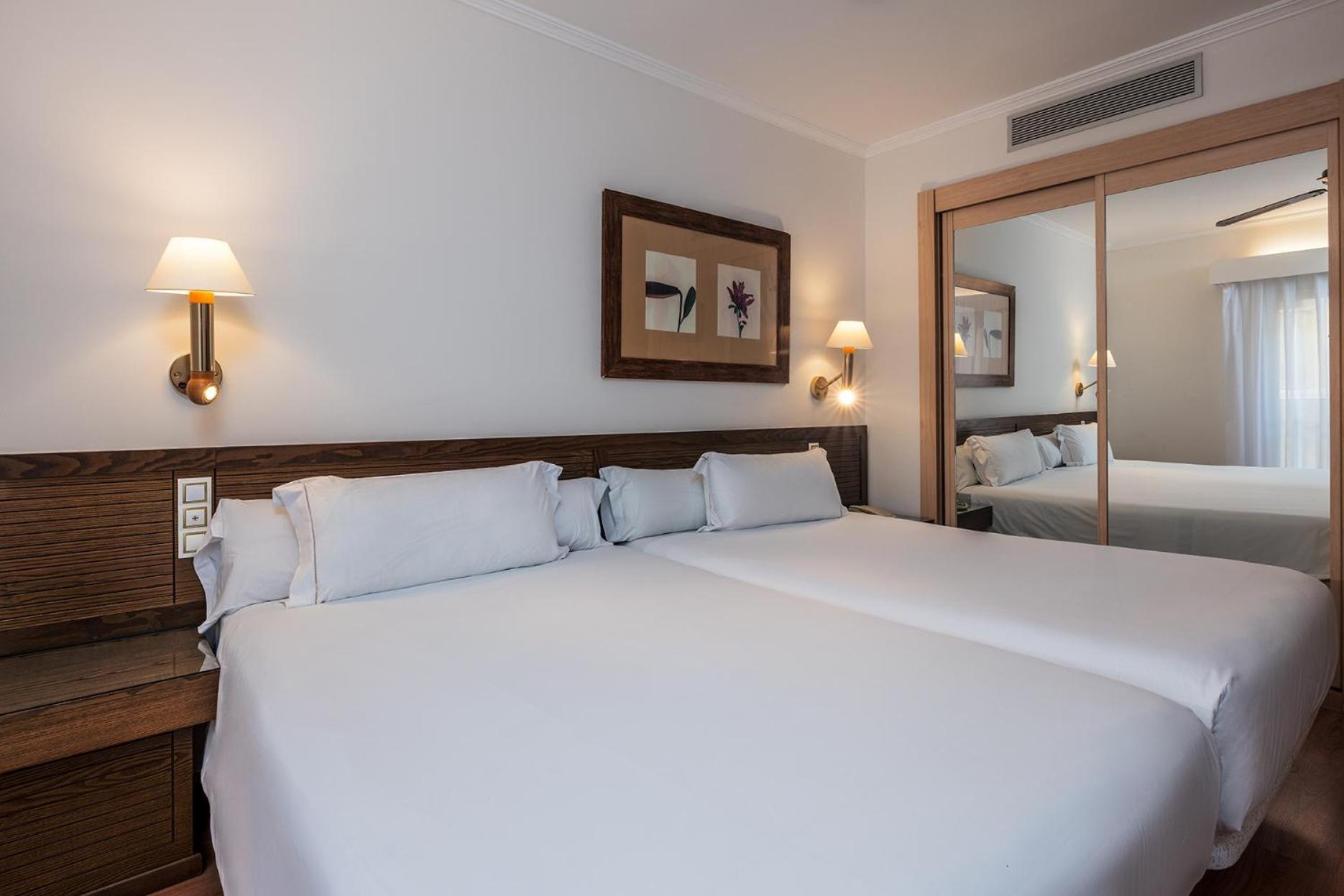 Deux Chambres Doubles Communicantes (2 Adultes + 3 Enfants)