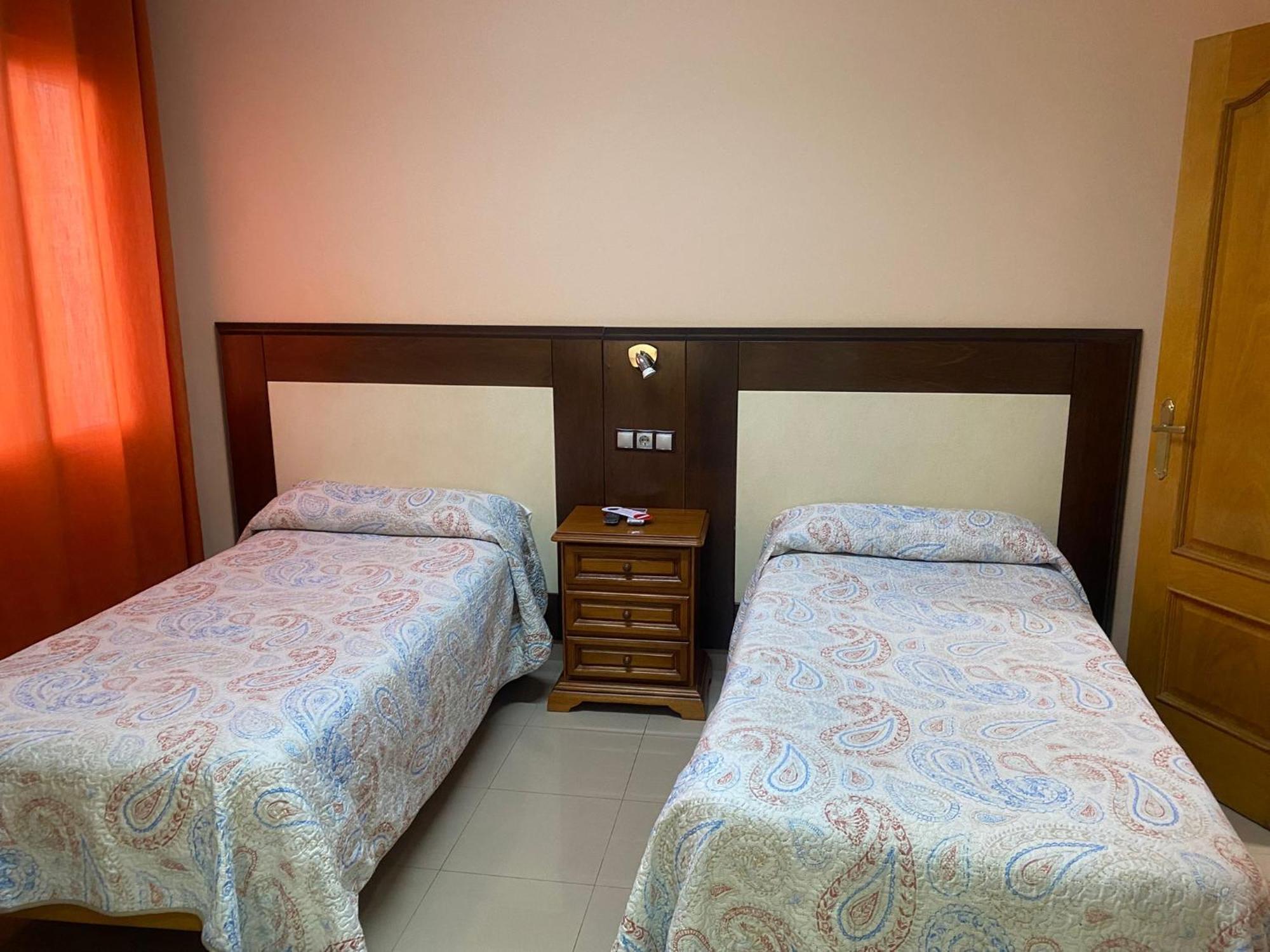 Twin Room,1672586327:JPEG