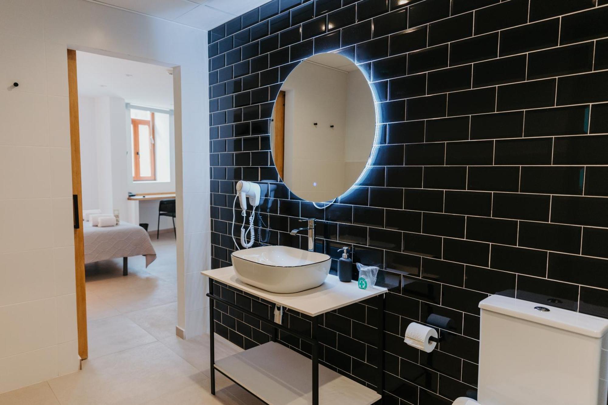 Double Room Private Bathroom
