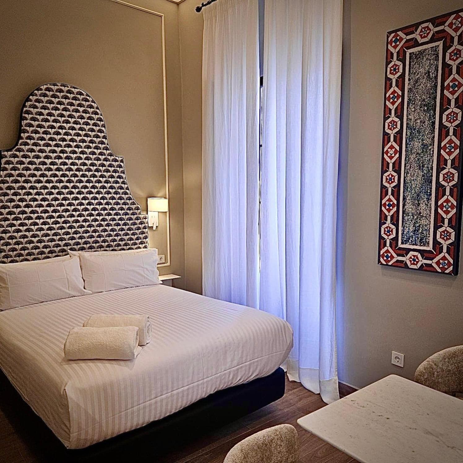 One-Bedroom Deluxe Apartment