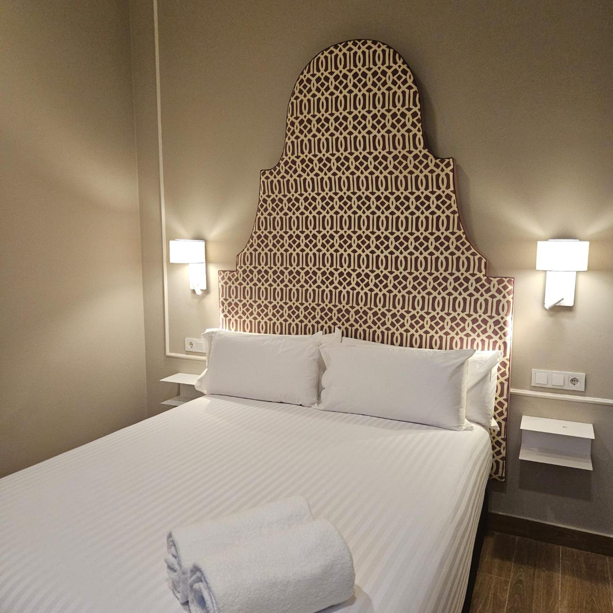 One-Bedroom Deluxe Apartment